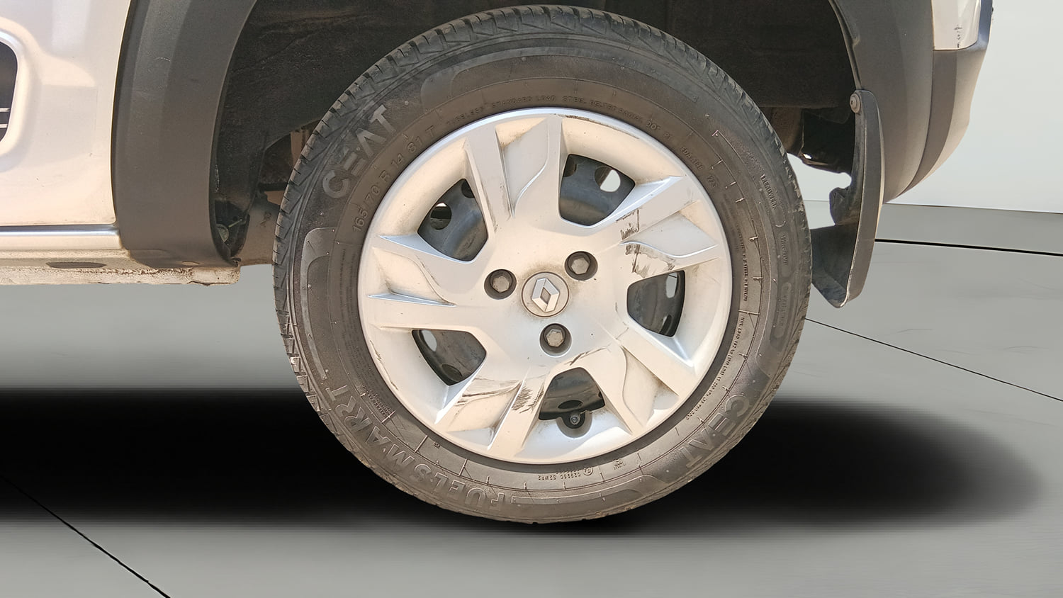 Used 2023 Renault Kwid RXT 1.0 AMT Petrol Automatic tyres LEFT REAR TYRE RIM VIEW
