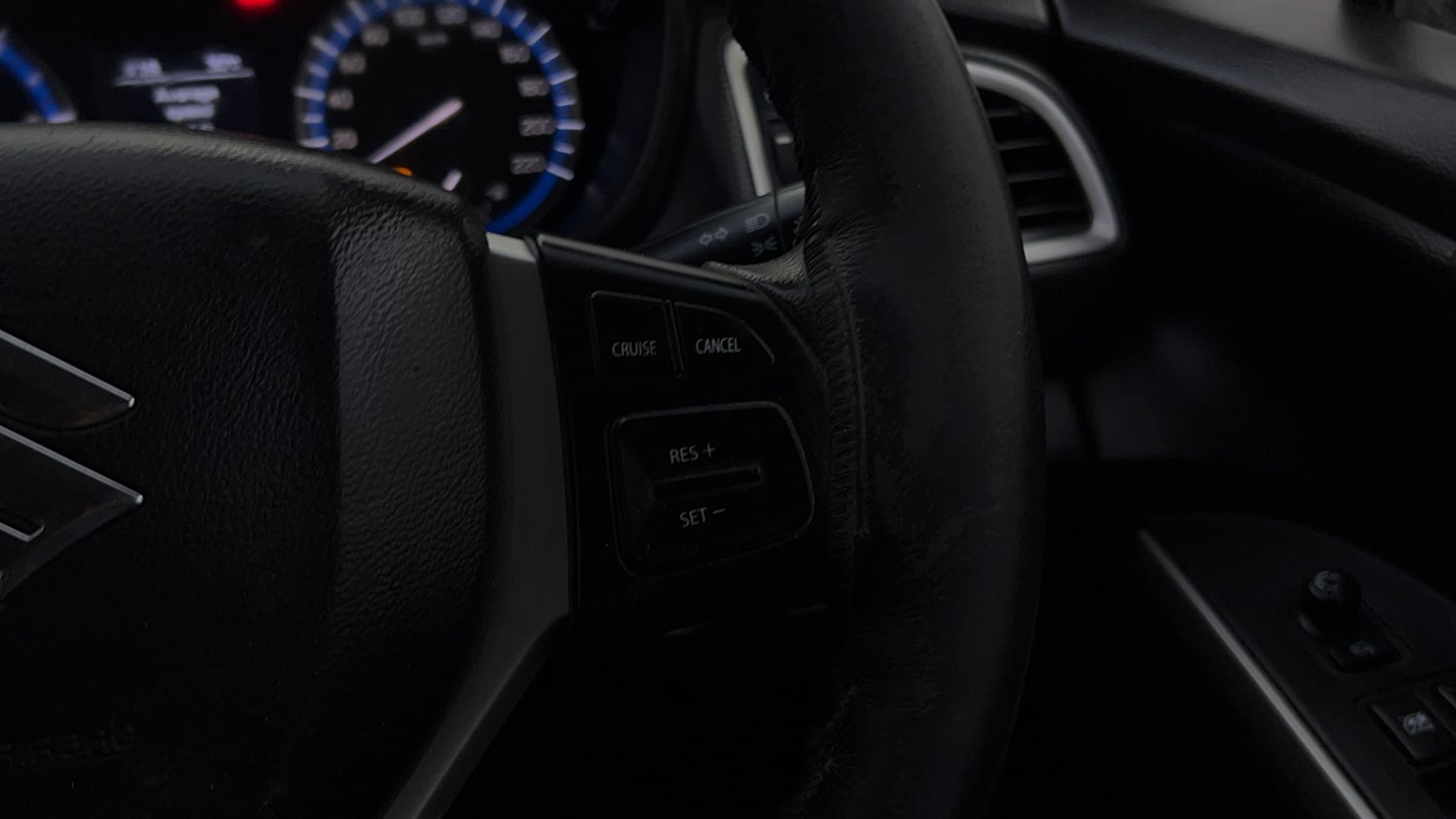 Used 2016 Maruti Suzuki S-Cross Zeta 1.3 Diesel Manual top_features Cruise control