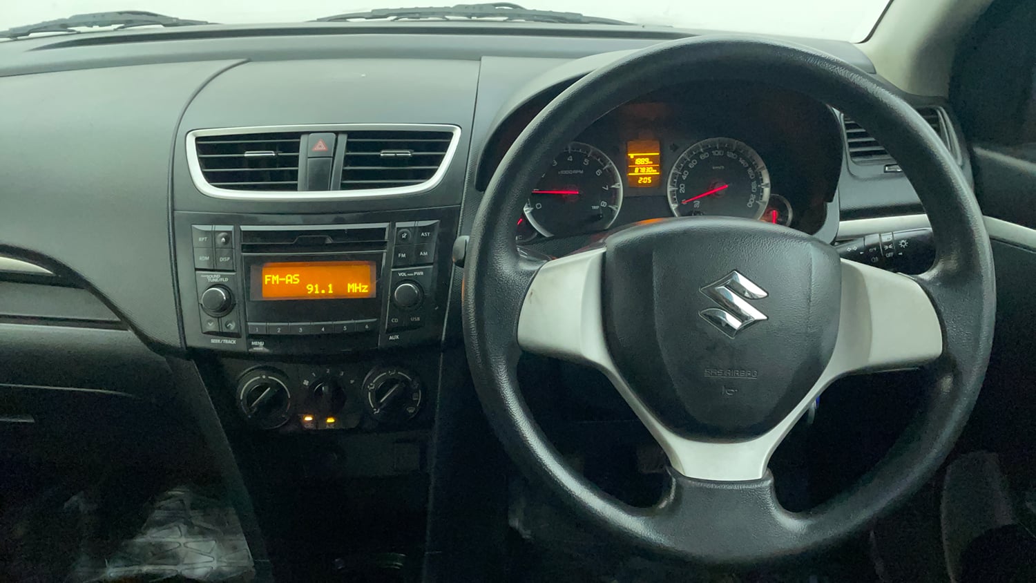 Used 2017 Maruti Suzuki Swift VXI (O) Petrol Manual interior STEERING VIEW