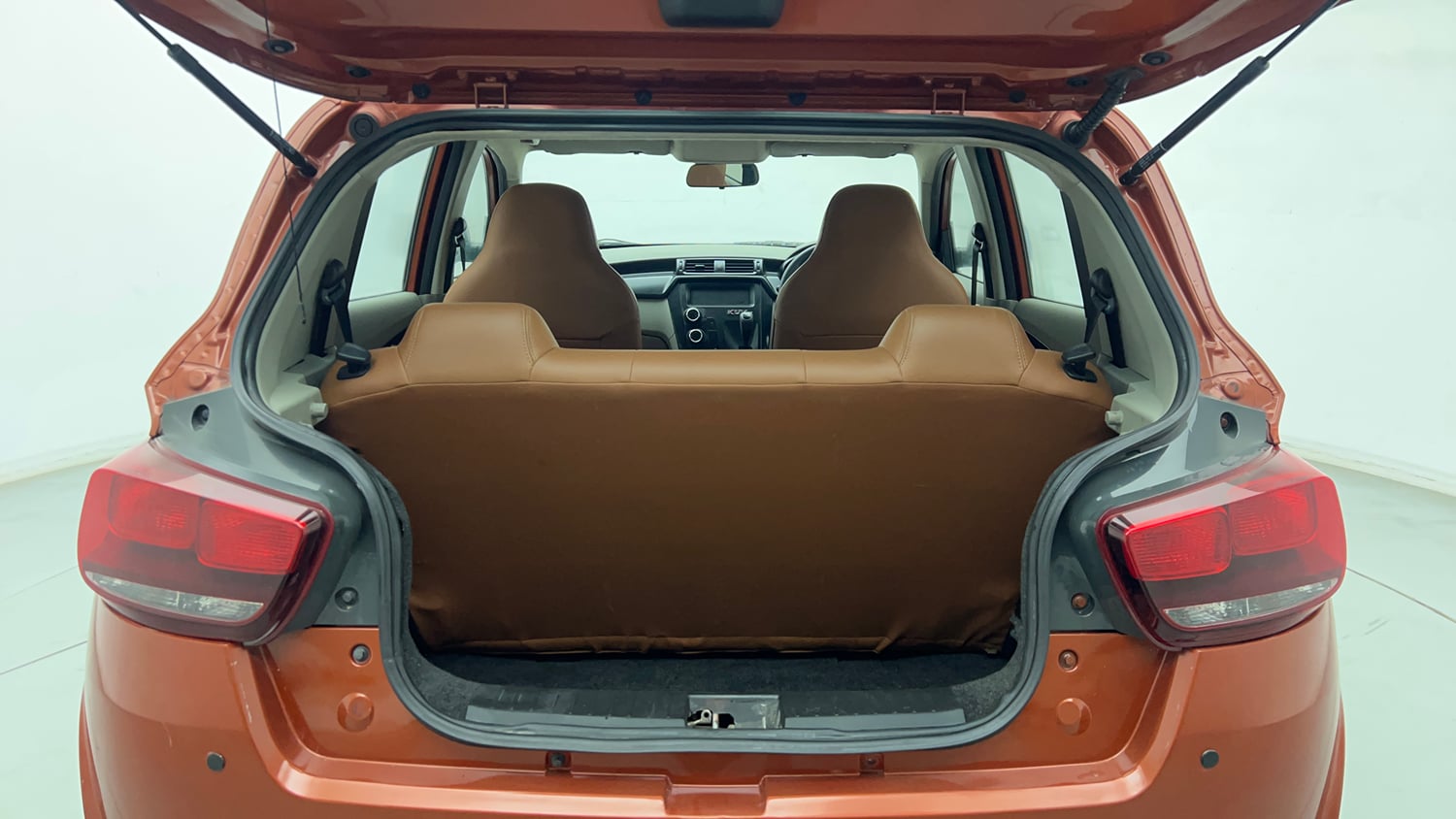 Used 2017 Mahindra KUV100 K4 6 STR Petrol Manual interior DICKY INSIDE VIEW