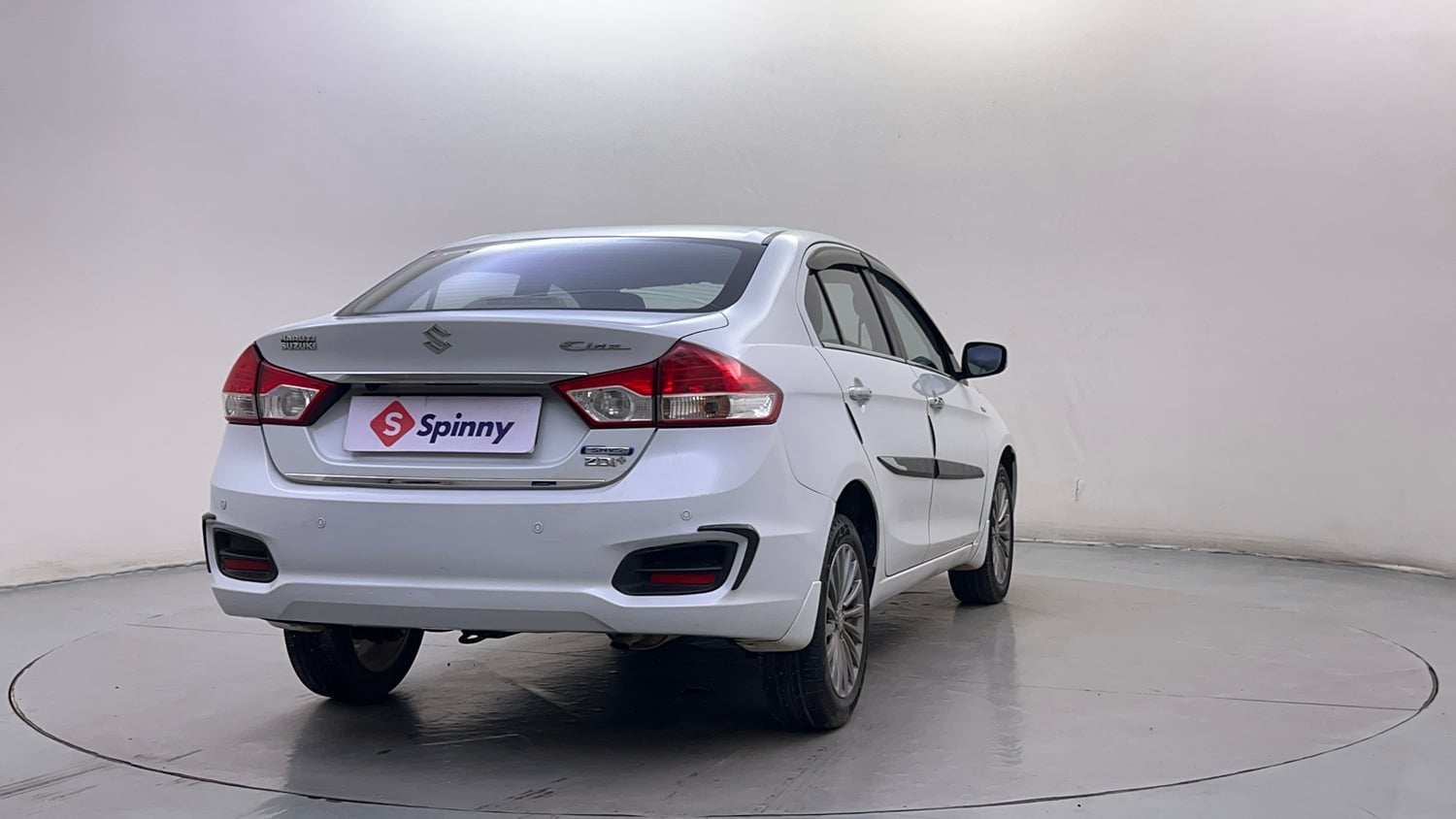 Used 2016 Maruti Suzuki Ciaz ZDi+ SHVS Diesel Manual exterior RIGHT REAR CORNER VIEW