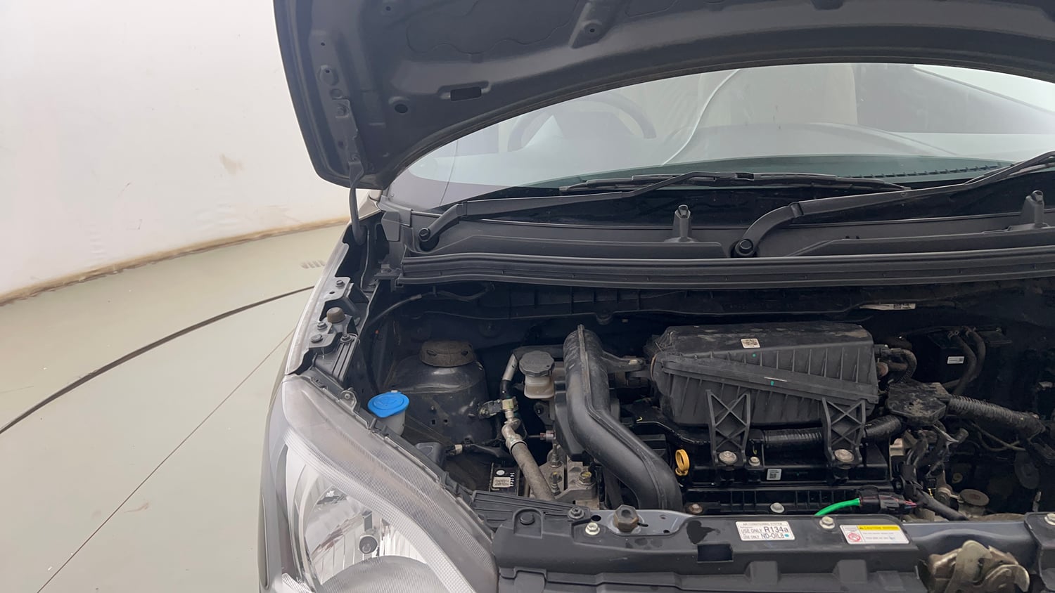 Used 2025 Maruti Suzuki Wagon R LXI 1.0 Petrol Manual engine ENGINE RIGHT SIDE HINGE & APRON VIEW