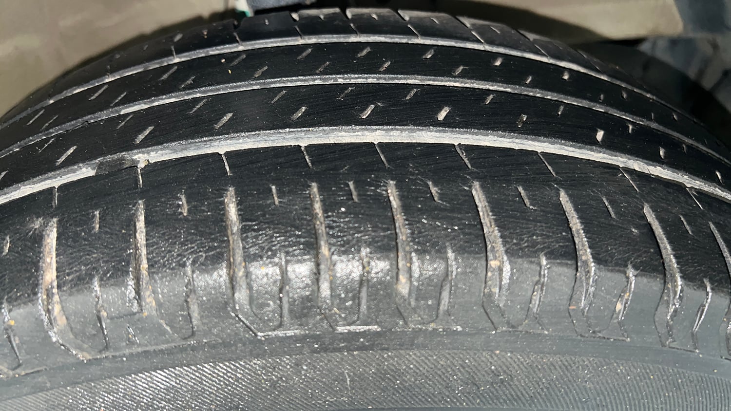 Used 2020 Maruti Suzuki Dzire ZXi Petrol Manual tyres RIGHT FRONT TYRE TREAD VIEW