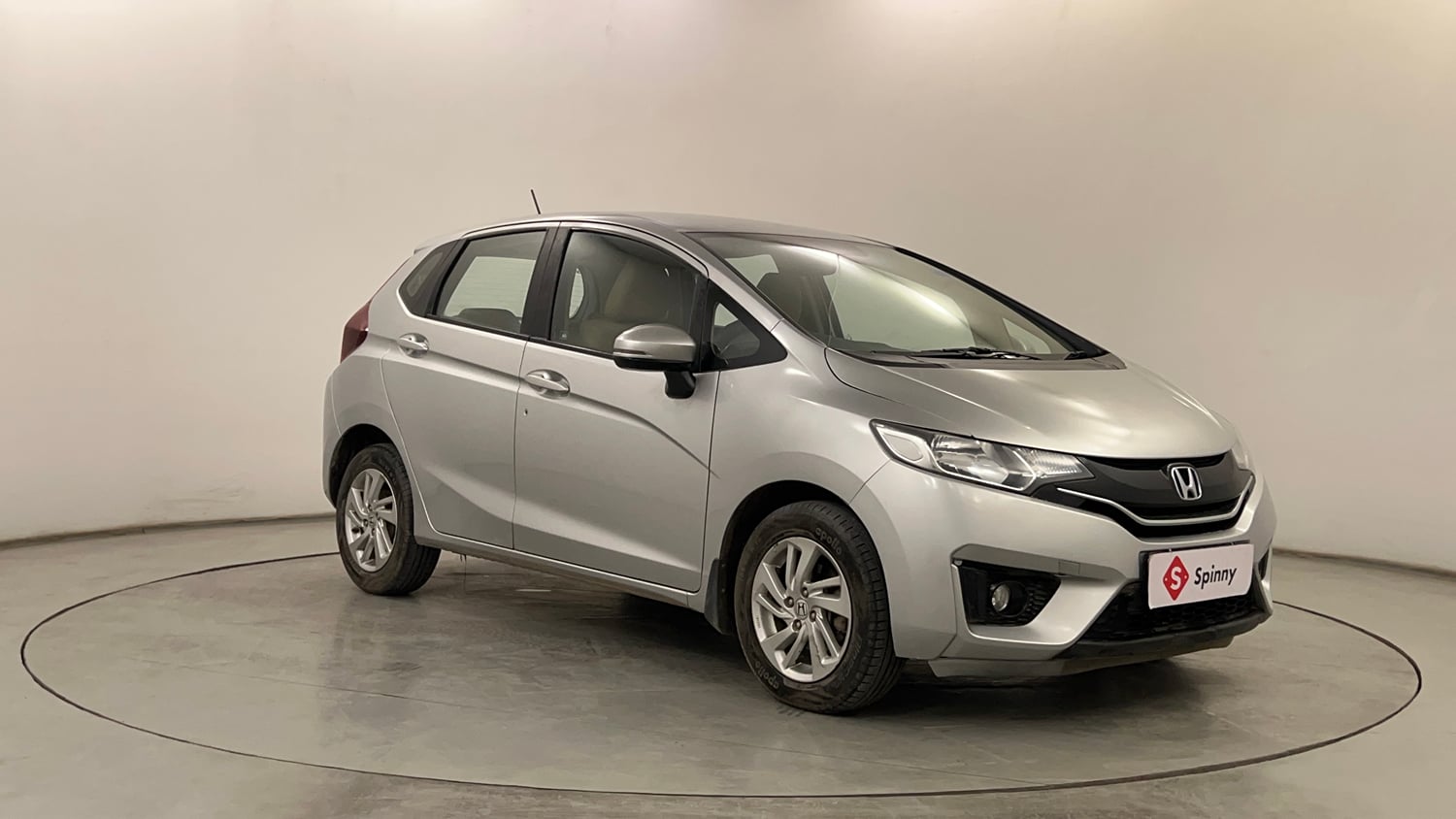 Used 2017 Honda Jazz V Petrol Petrol Manual exterior RIGHT FRONT CORNER VIEW
