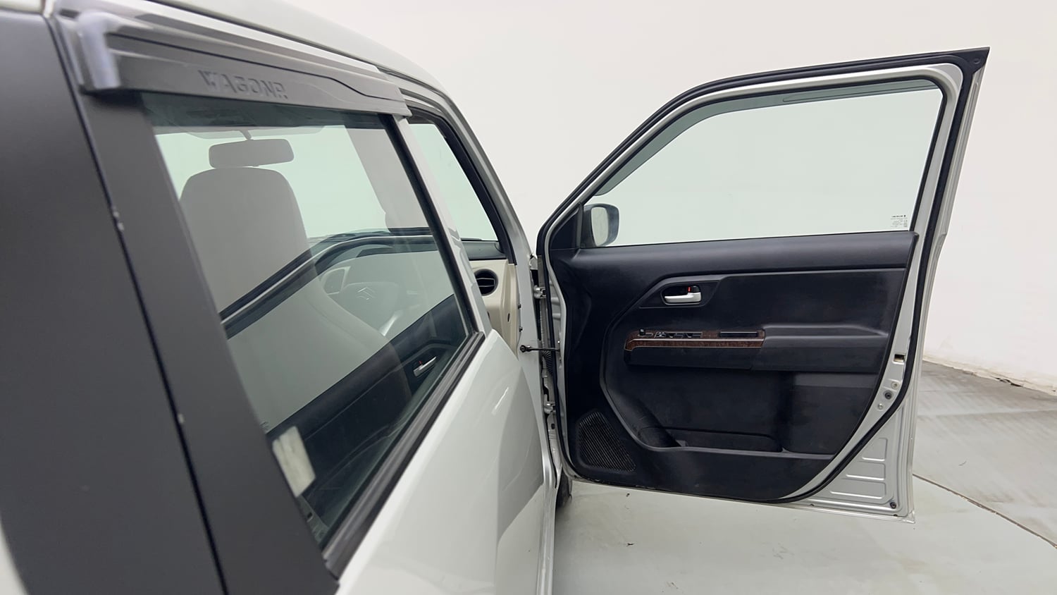Used 2024 Maruti Suzuki Wagon R VXI 1.0 CNG Cng Manual interior RIGHT FRONT DOOR OPEN VIEW