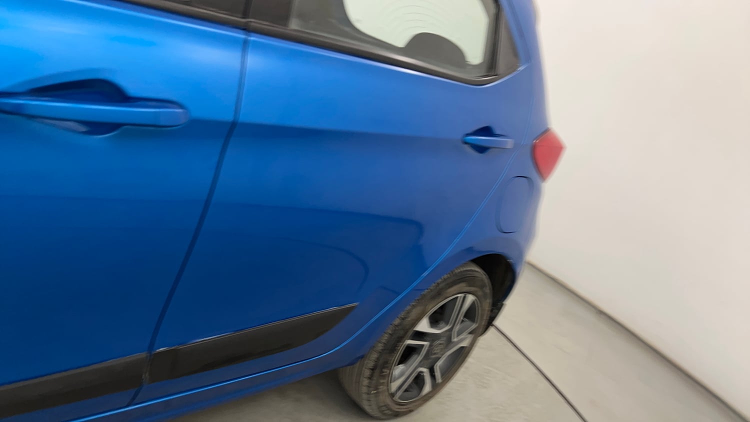 Used 2019 Tata Tiago Revotron XZ Plus Petrol Manual dents MINOR SCRATCH