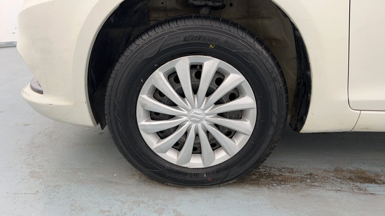 Used 2017 Maruti Suzuki Swift Dzire VDI Diesel Manual tyres LEFT FRONT TYRE RIM VIEW