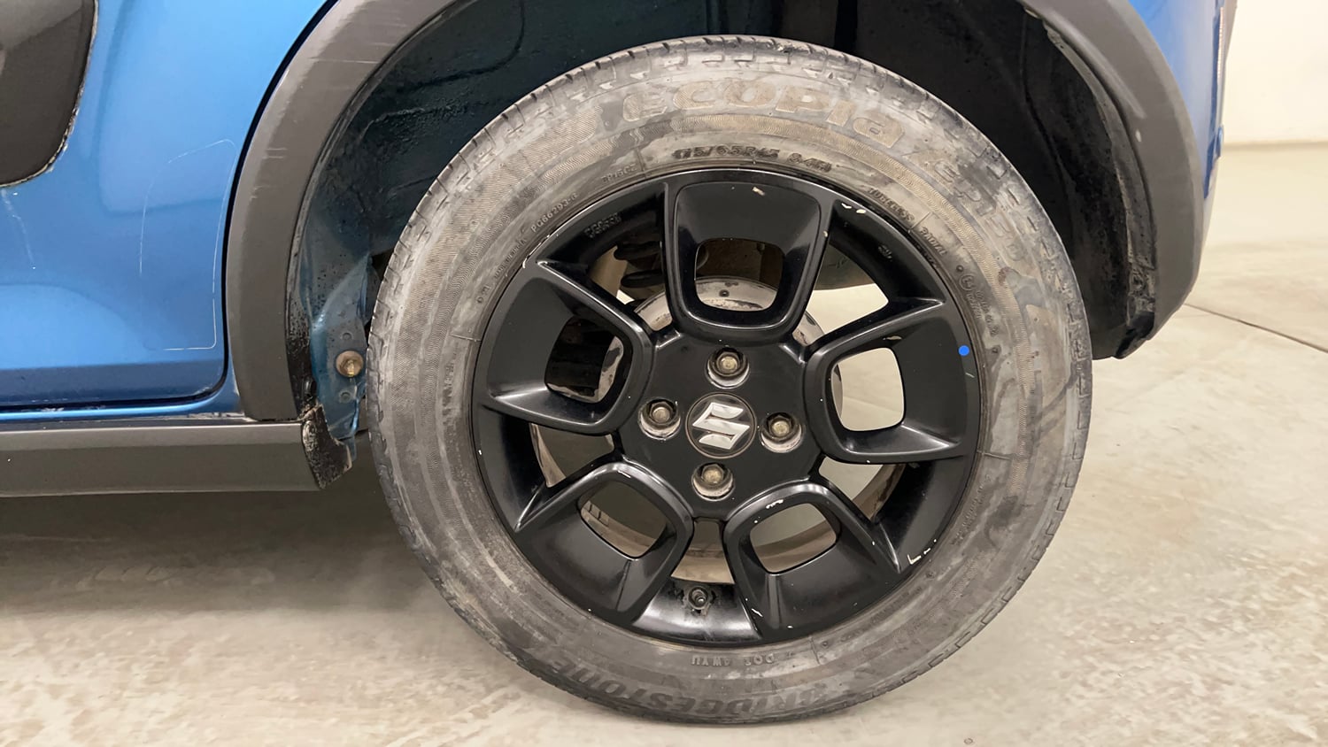 Used 2018 Maruti Suzuki Ignis Zeta 1.2 AMT Petrol Automatic tyres LEFT REAR TYRE RIM VIEW