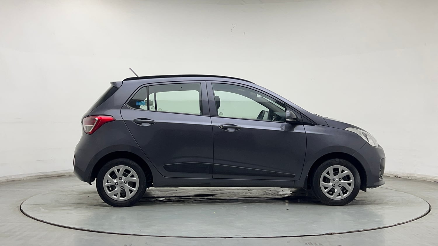 Used 2018 Hyundai Grand i10 Sportz 1.2 Kappa VTVT Petrol Manual exterior RIGHT SIDE VIEW