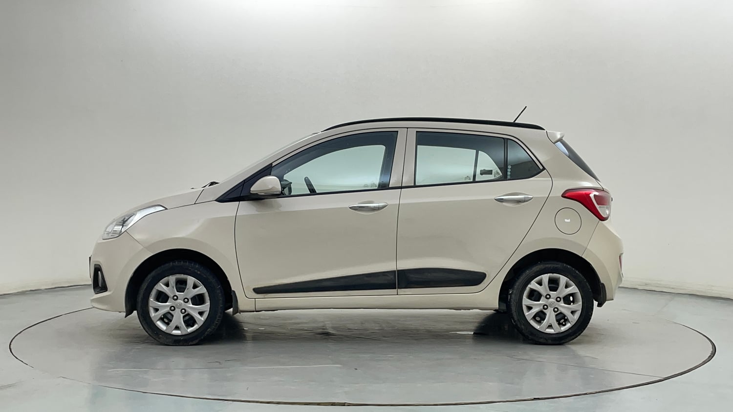 Used 2013 Hyundai Grand i10 Sportz 1.2 Kappa VTVT Petrol Manual exterior LEFT SIDE VIEW