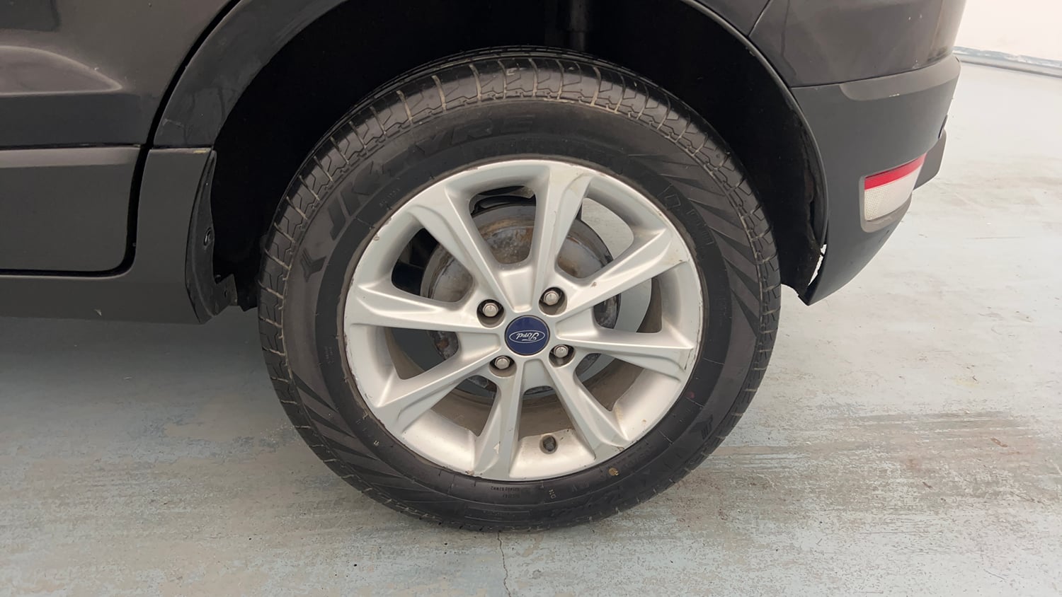 Used 2018 Ford EcoSport Titanium 1.5L TDCi Diesel Manual tyres LEFT REAR TYRE RIM VIEW