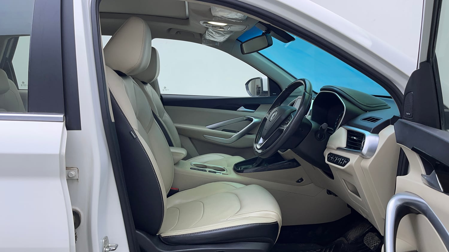 Used 2023 MG Motors Hector Sharp 1.5 Petrol CVT Petrol Automatic interior RIGHT SIDE FRONT DOOR CABIN VIEW