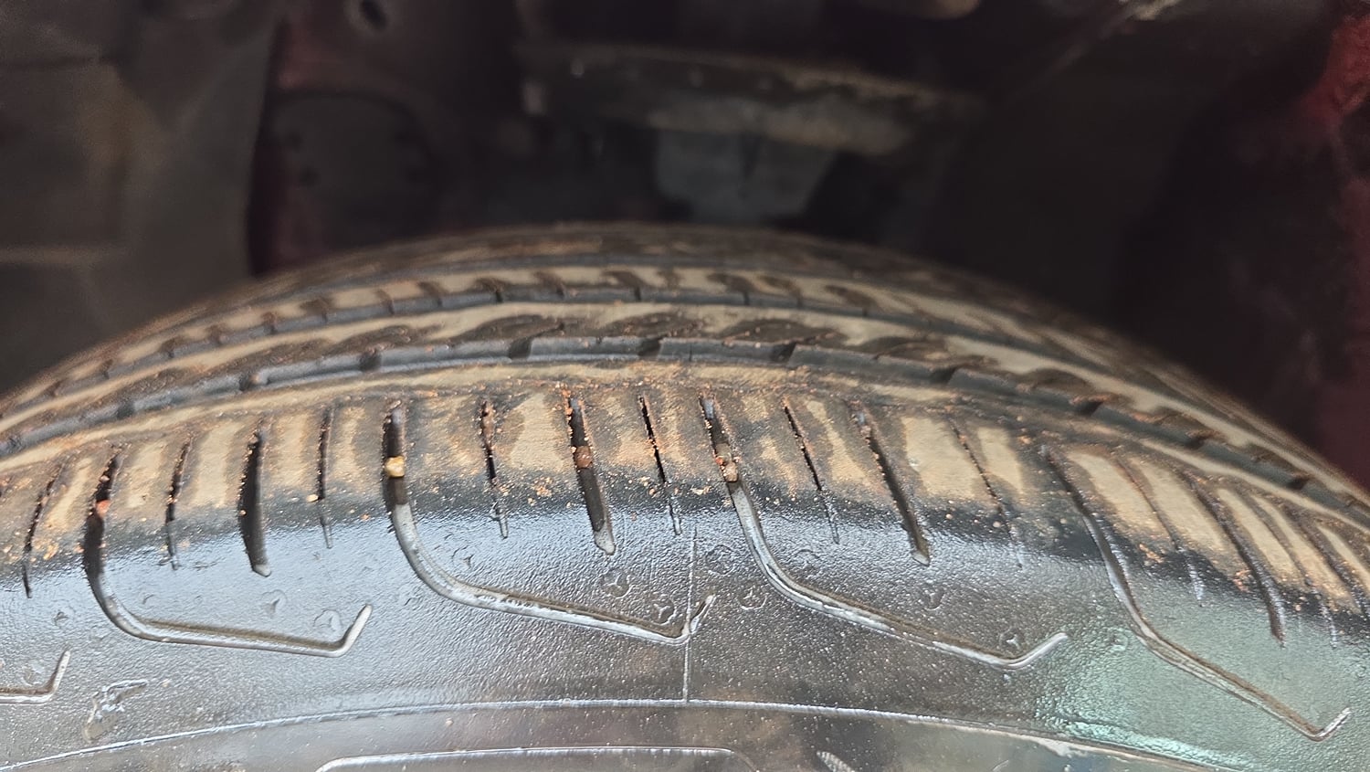 Used 2018 Hyundai Elite i20 Asta 1.2 Dual Tone Petrol Manual tyres LEFT FRONT TYRE TREAD VIEW