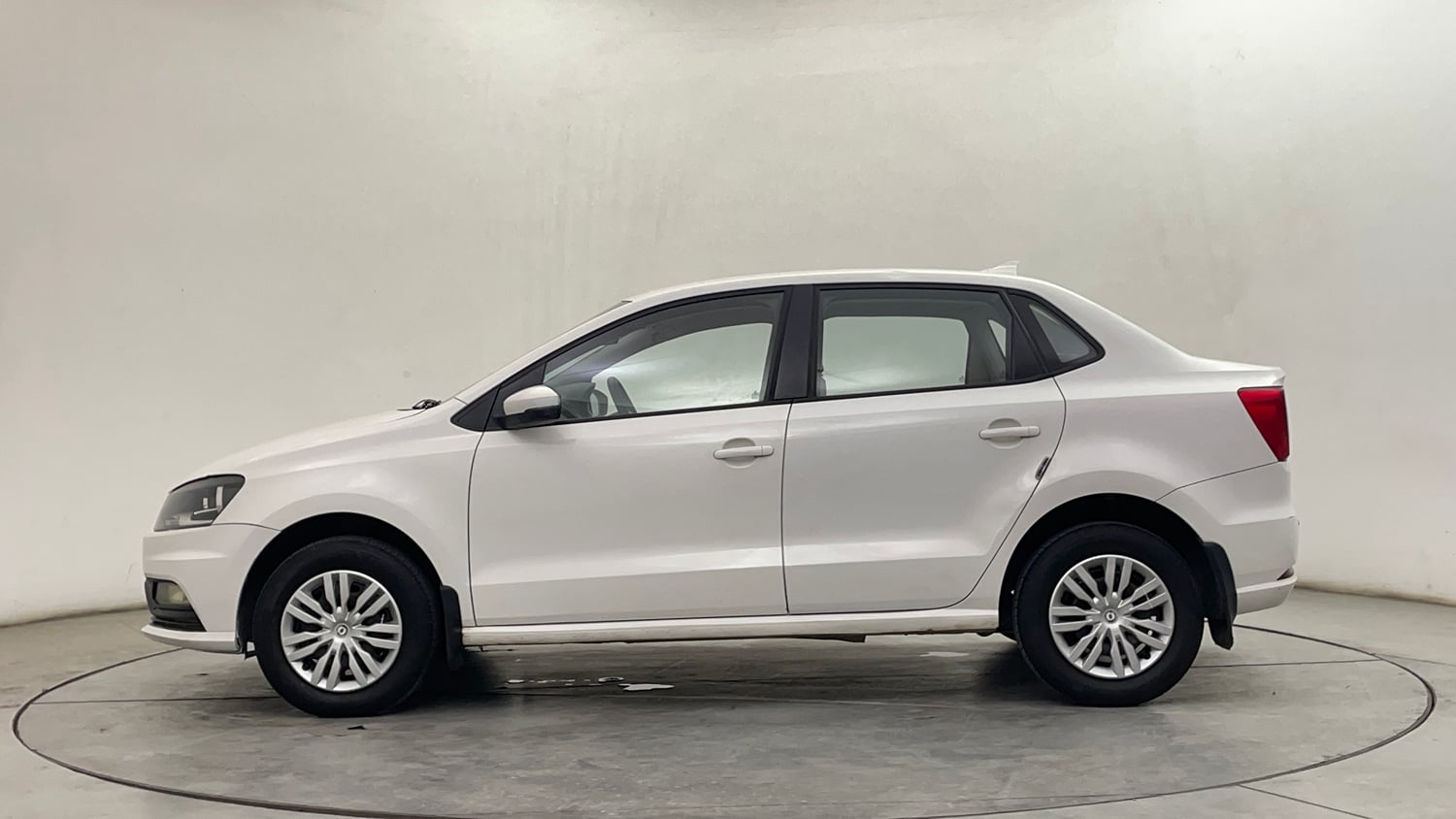 Used 2019 Volkswagen Ameo Trendline 1.0L (P) Petrol Manual exterior LEFT SIDE VIEW