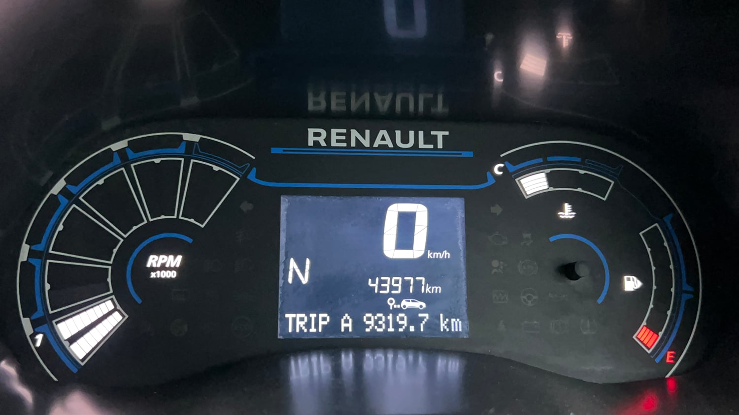 Used 2023 Renault Triber RXT EASY-R AMT Petrol Automatic interior CLUSTERMETER VIEW