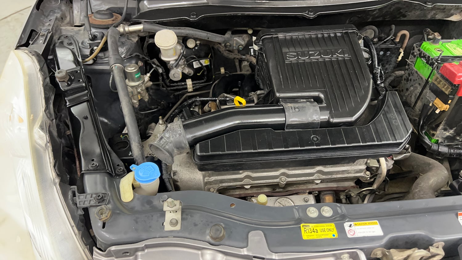 Used 2014 Maruti Suzuki Swift VXi Petrol Manual engine ENGINE RIGHT SIDE VIEW