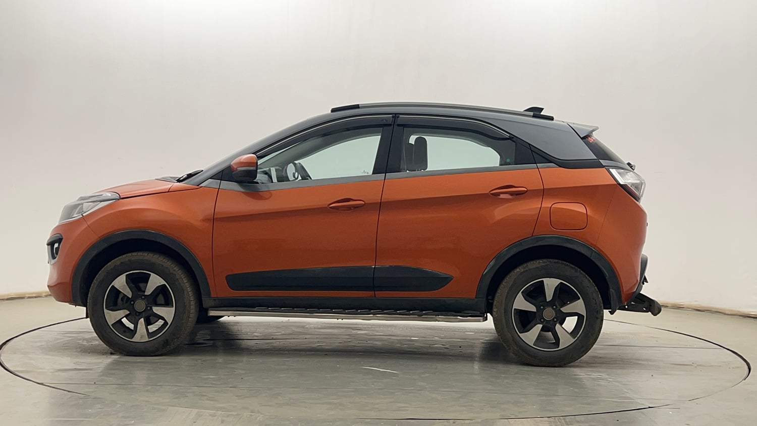 Used 2019 Tata Nexon XZA Plus Petrol Dual Tone Petrol Automatic exterior LEFT SIDE VIEW