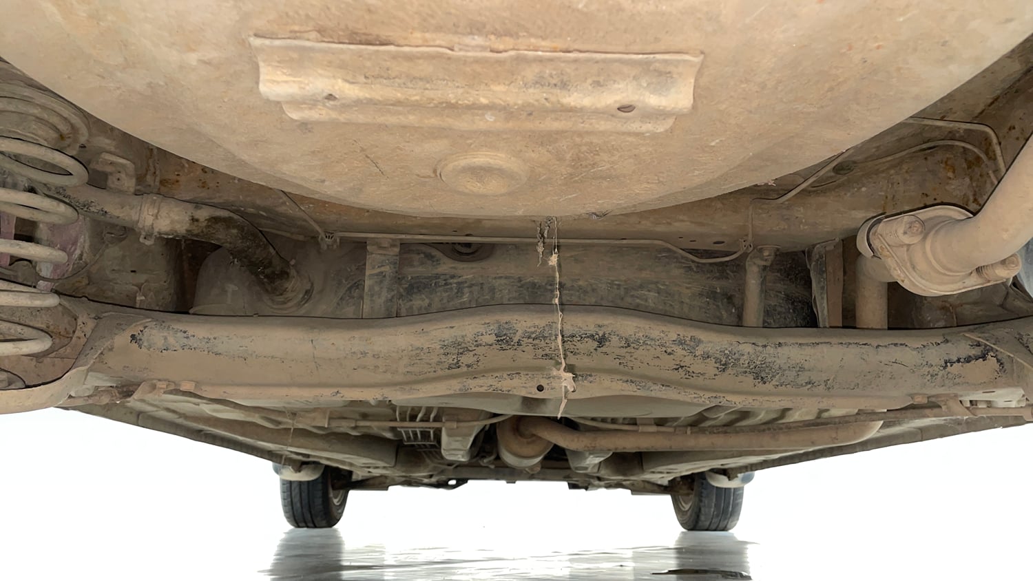 Used 2013 Honda Amaze 1.2 VX i-VTEC Petrol Manual extra REAR UNDERBODY VIEW (TAKEN FROM REAR)