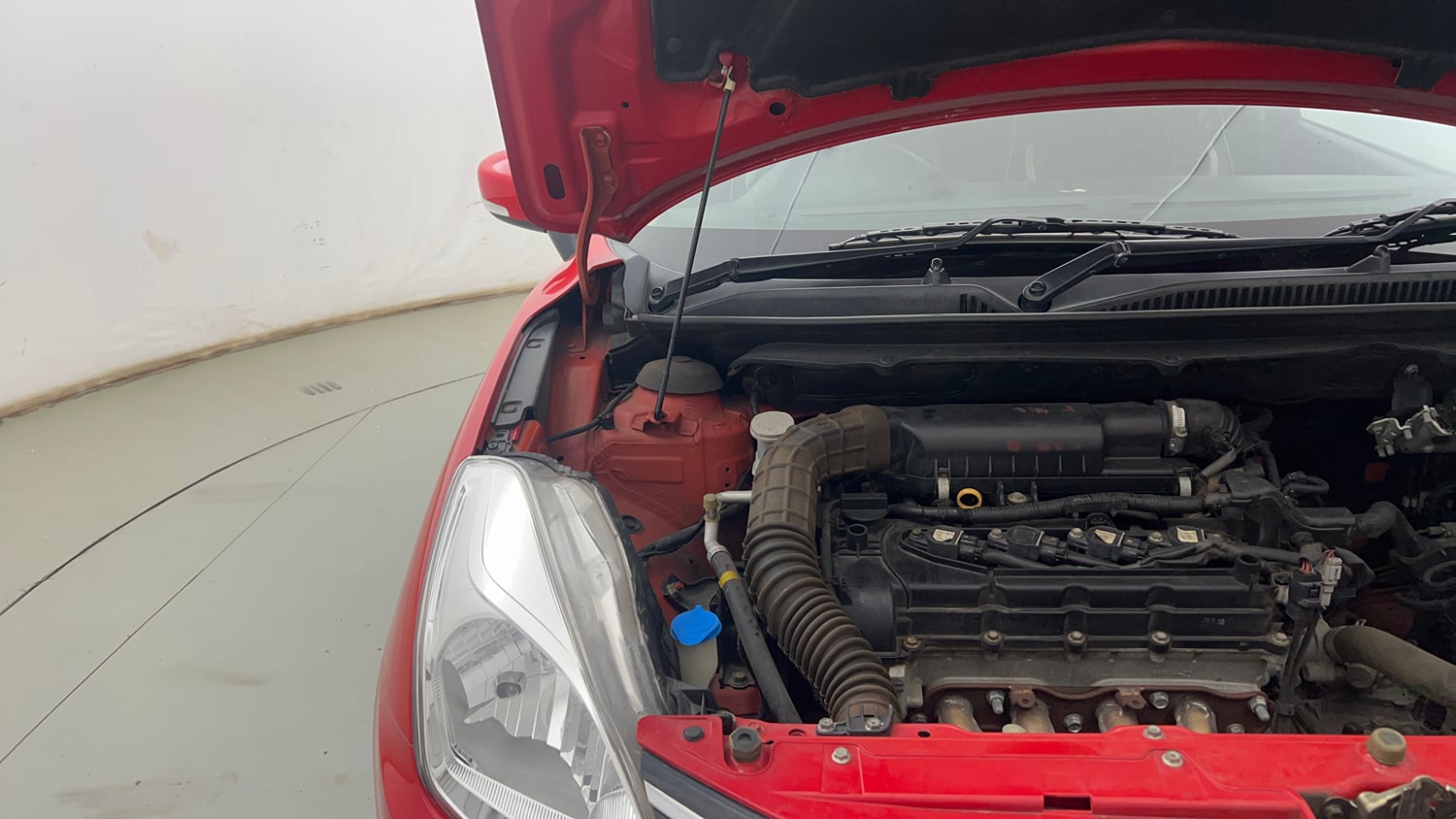 Used 2018 Maruti Suzuki Baleno Delta 1.2 Petrol Manual engine ENGINE RIGHT SIDE HINGE & APRON VIEW
