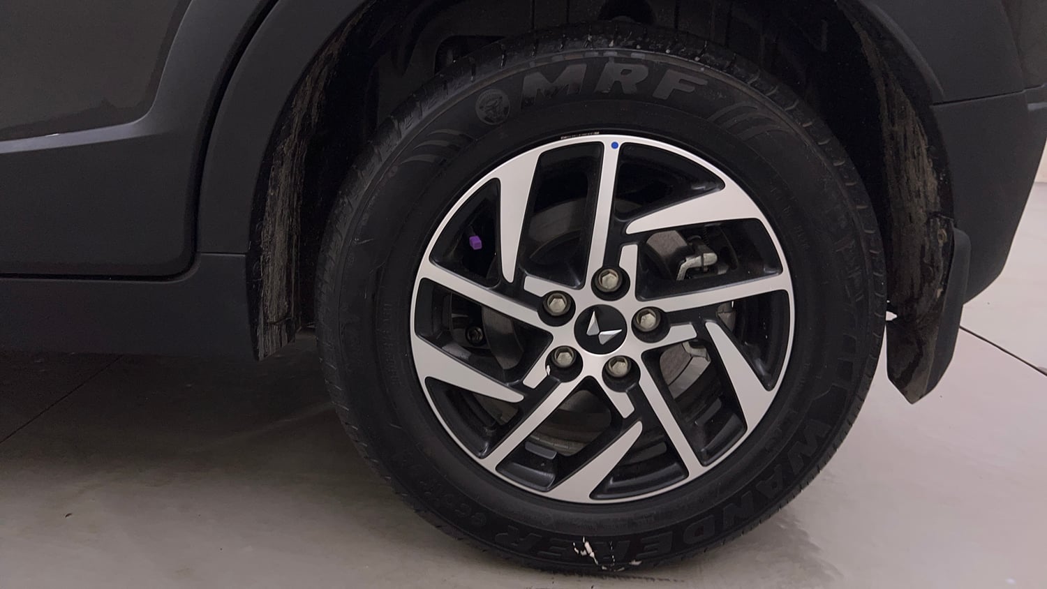 Used 2025 Mahindra XUV 3XO AX5 1.5 Diesel Autoshift Plus Diesel Automatic tyres LEFT REAR TYRE RIM VIEW
