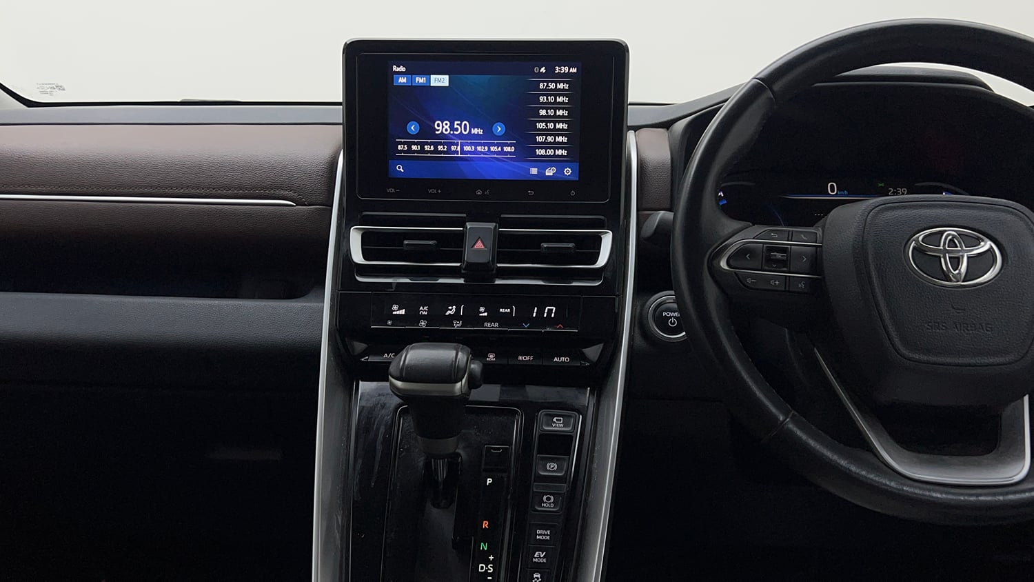 Used 2023 Toyota Innova Hycross VX Hybrid 7 STR Hybrid Automatic interior MUSIC SYSTEM & AC CONTROL VIEW
