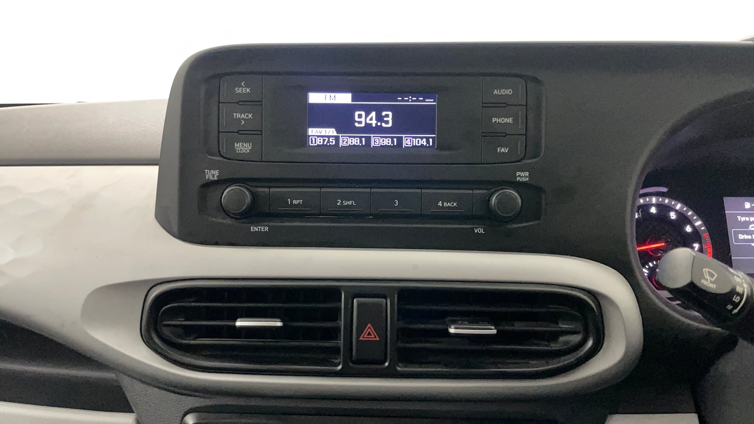 Used 2023 Hyundai Grand i10 Nios Magna 1.2 Kappa VTVT Petrol Manual top_features Integrated (in-dash) music system