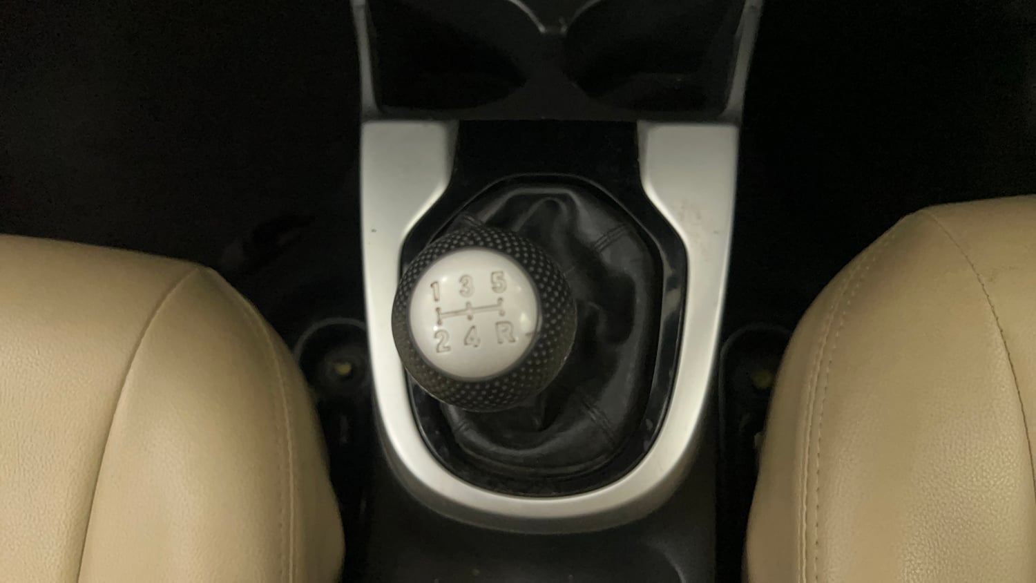 Used 2016 Honda Jazz SV Petrol Petrol Manual interior GEAR  KNOB VIEW