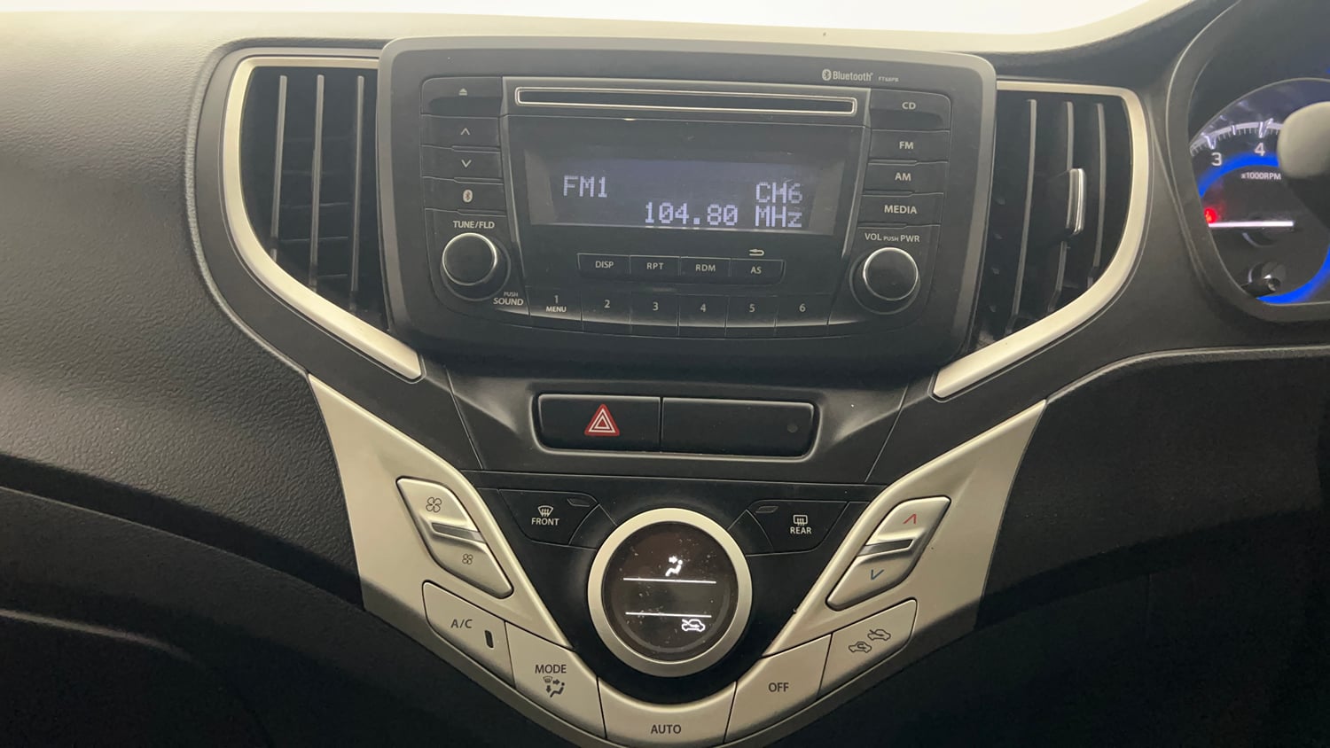 Used 2018 Maruti Suzuki Baleno Delta 1.2 Petrol Manual top_features Integrated (in-dash) music system
