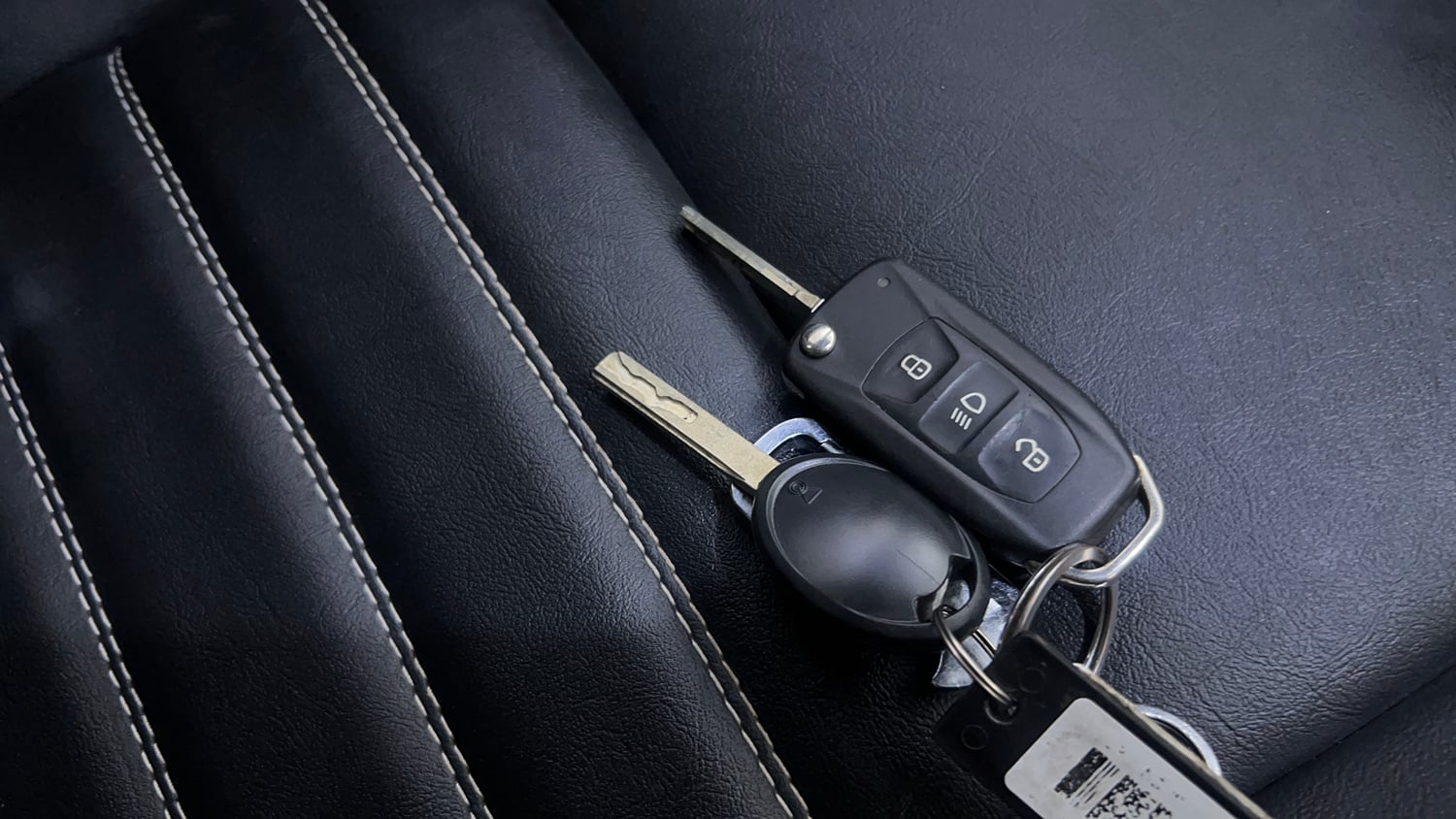 Used 2022 Tata Punch Adventure MT Petrol Manual extra CAR KEY VIEW