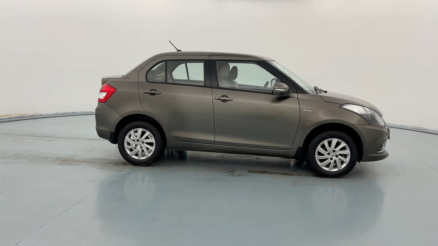 Used 2016 Maruti Suzuki Swift Dzire ZXI Petrol Manual exterior RIGHT SIDE VIEW