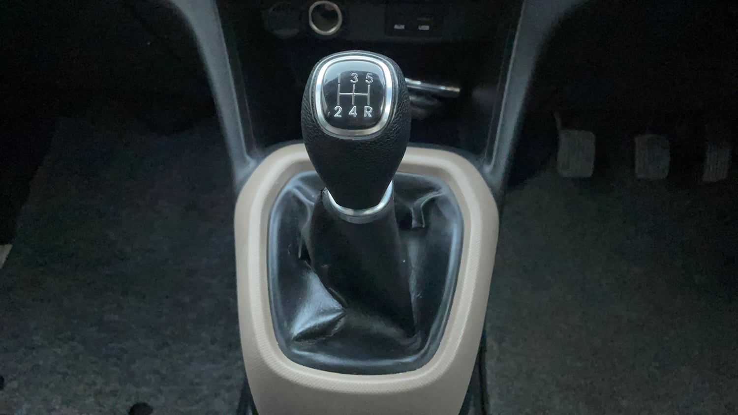 Used 2013 Hyundai Grand i10 Sportz 1.2 Kappa VTVT Petrol Manual interior GEAR  KNOB VIEW