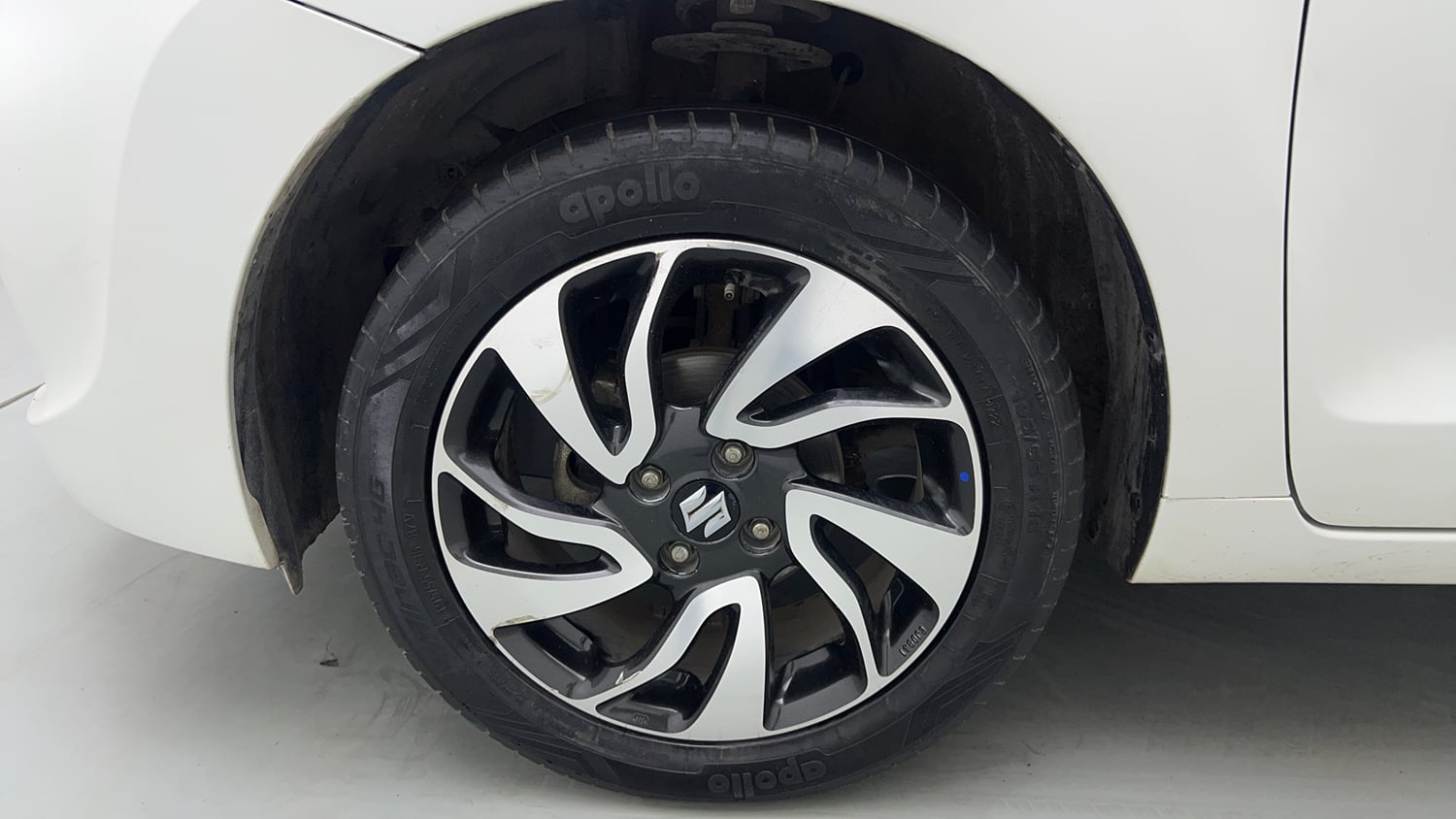 Used 2020 Maruti Suzuki Baleno Zeta Petrol Manual tyres LEFT FRONT TYRE RIM VIEW