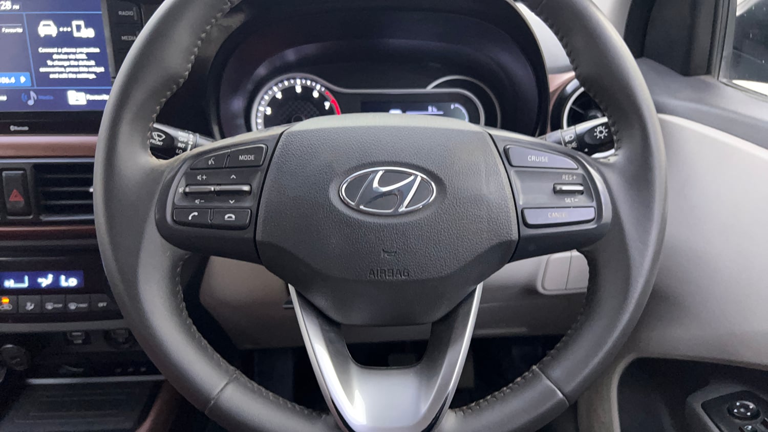 Used 2020 Hyundai Aura SX 1.2 (O) Petrol Petrol Manual top_features Airbags