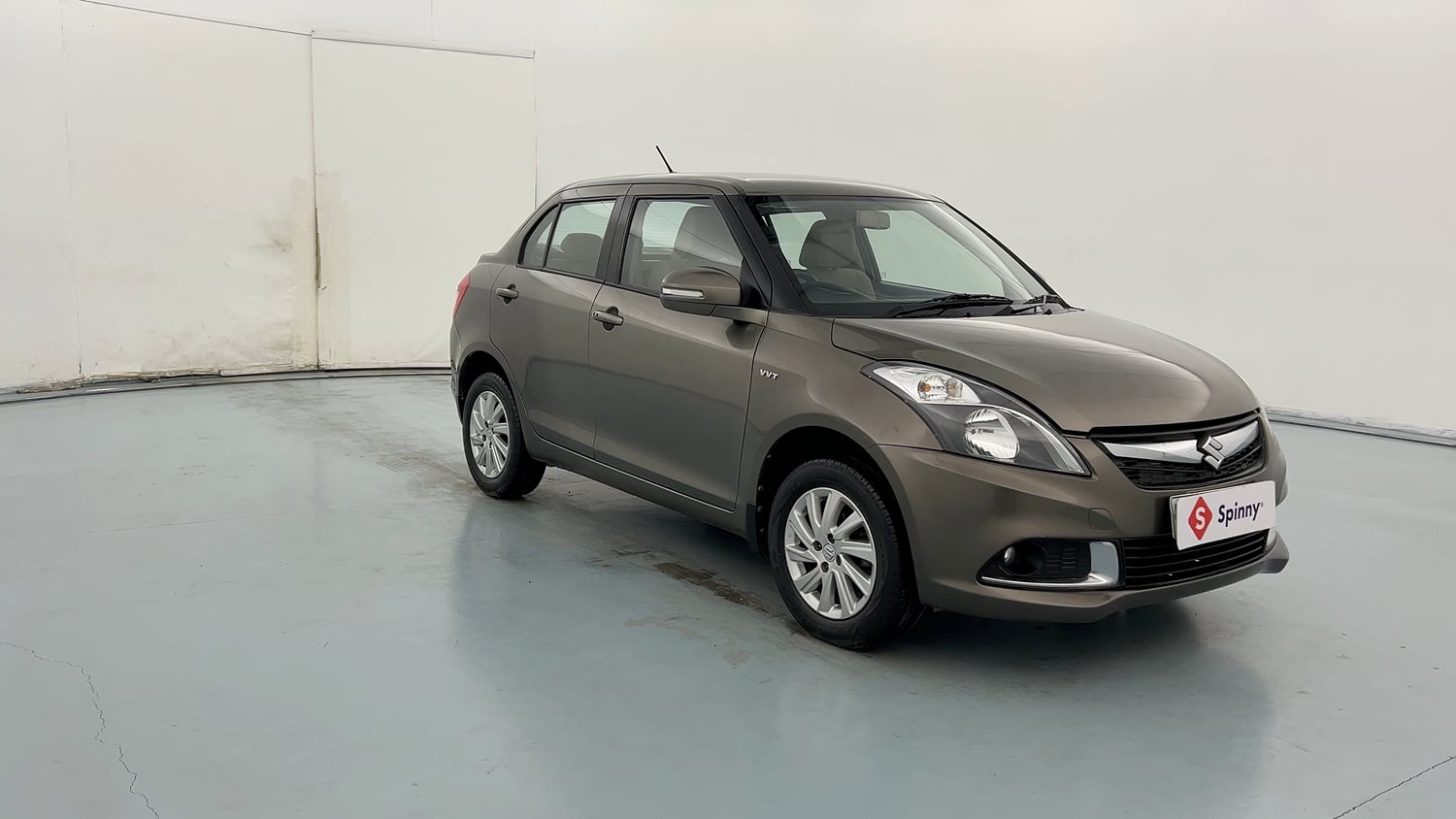 Used 2016 Maruti Suzuki Swift Dzire ZXI Petrol Manual exterior RIGHT FRONT CORNER VIEW