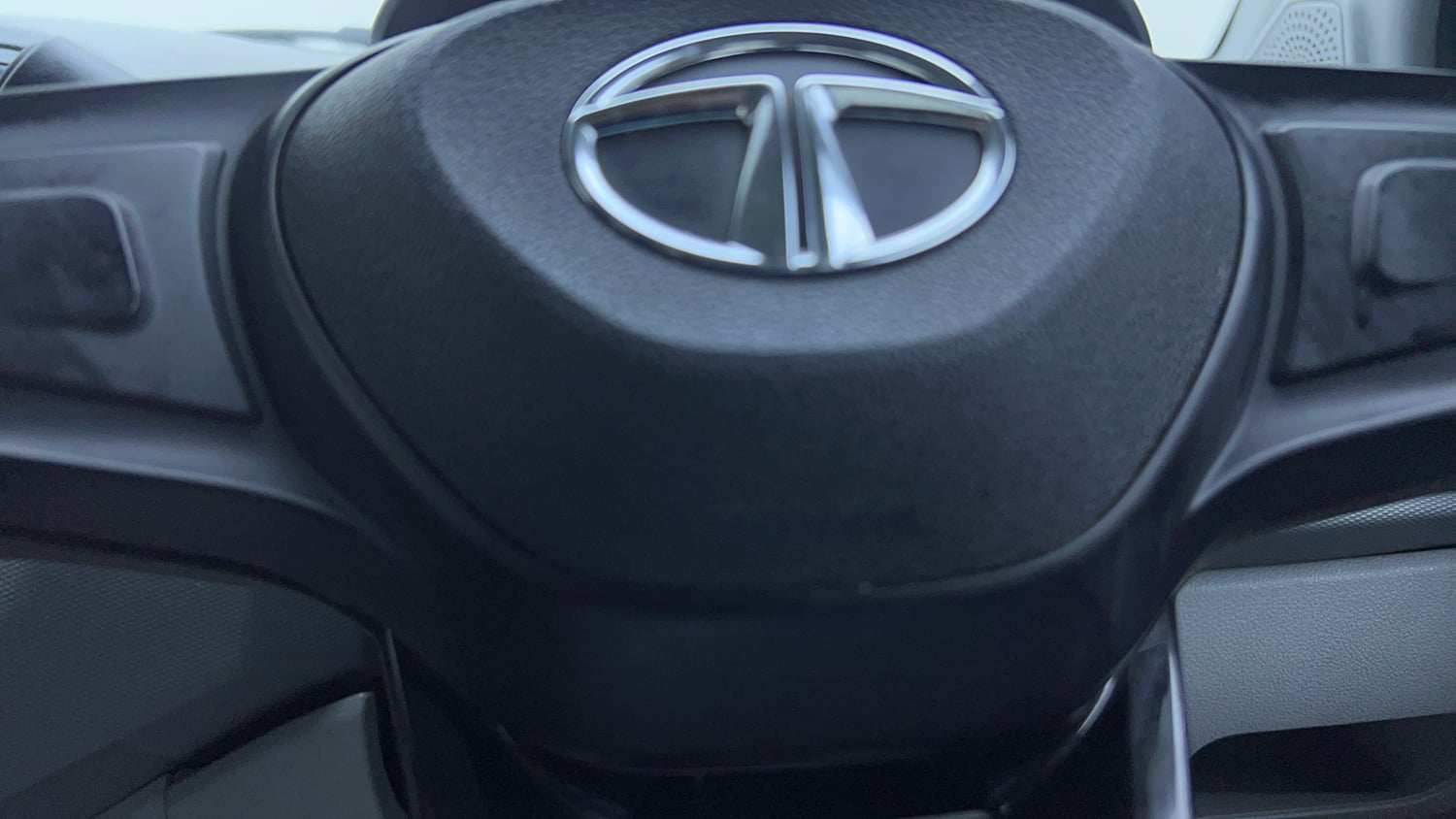 Used 2024 Tata Tigor XM Petrol Manual top_features Airbags