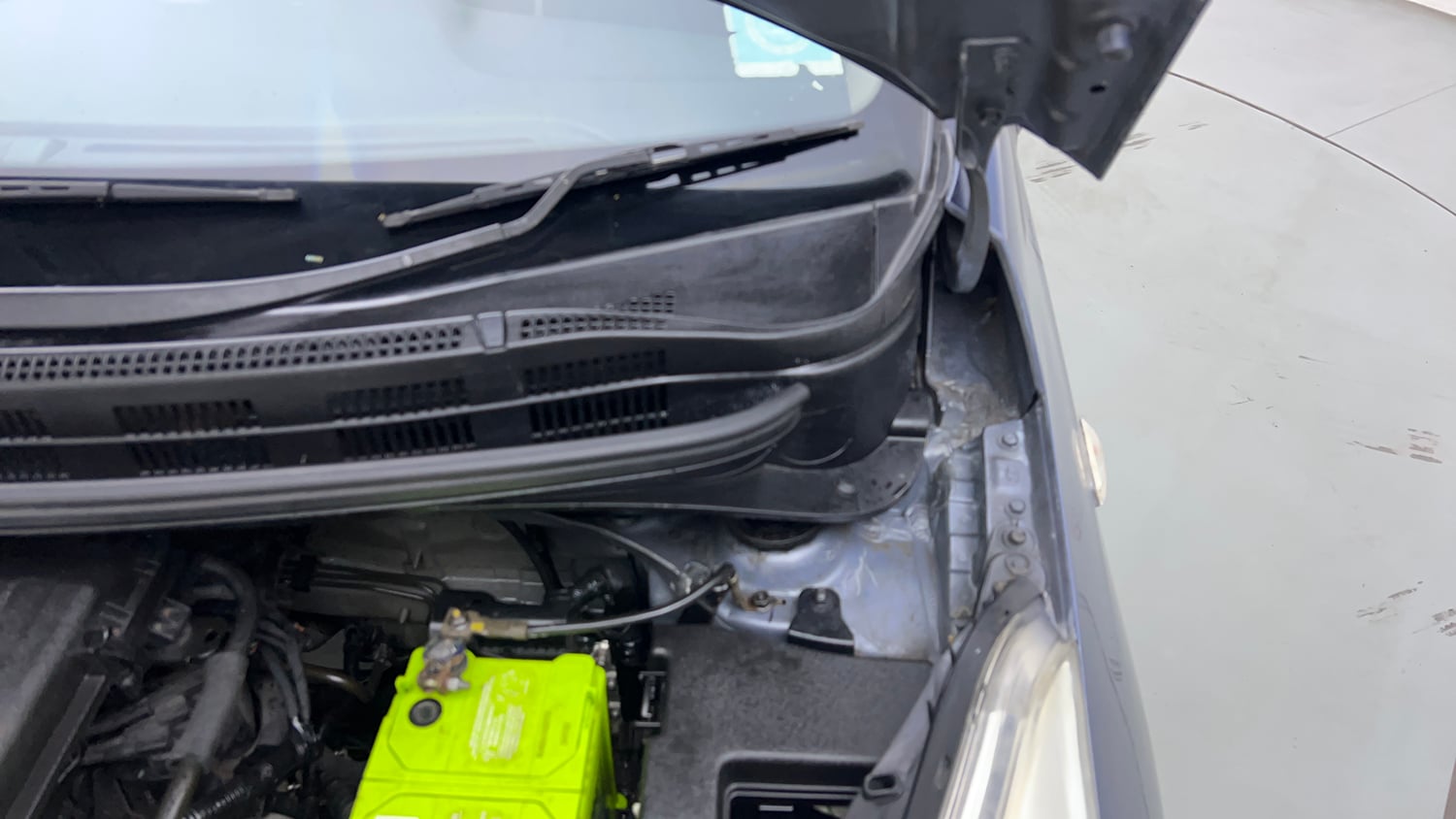 Used 2017 Hyundai Grand i10 Magna 1.2 Kappa VTVT Petrol Manual engine ENGINE LEFT SIDE HINGE & APRON VIEW