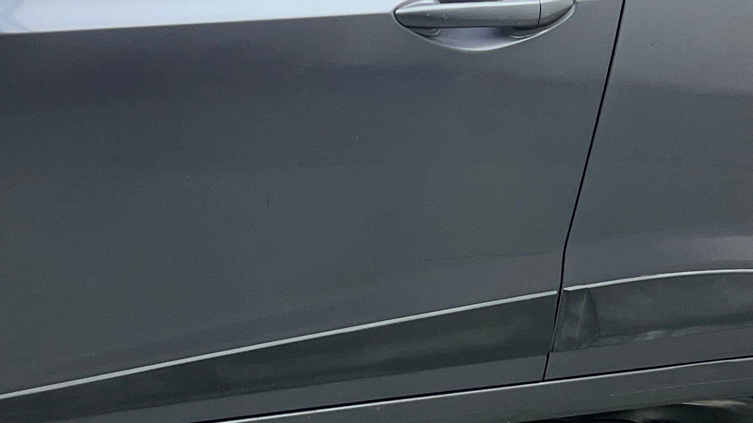 Used 2017 Hyundai Grand i10 Sportz (O) AT 1.2 Kappa VTVT Petrol Automatic dents MINOR DENT