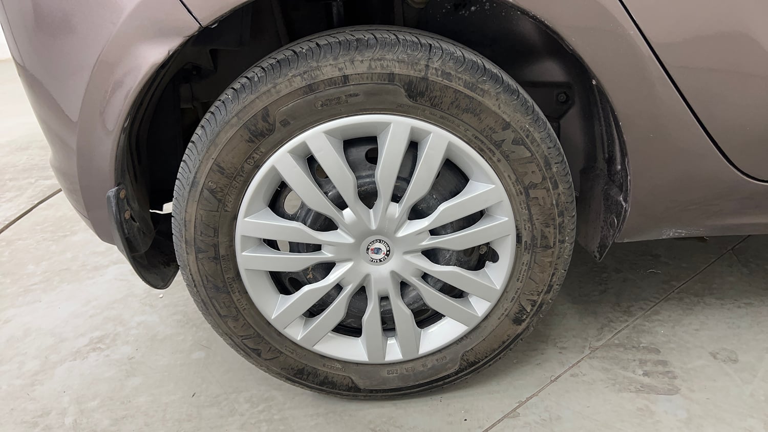 Used 2017 Tata Tiago Revotron XT Petrol Manual tyres RIGHT REAR TYRE RIM VIEW