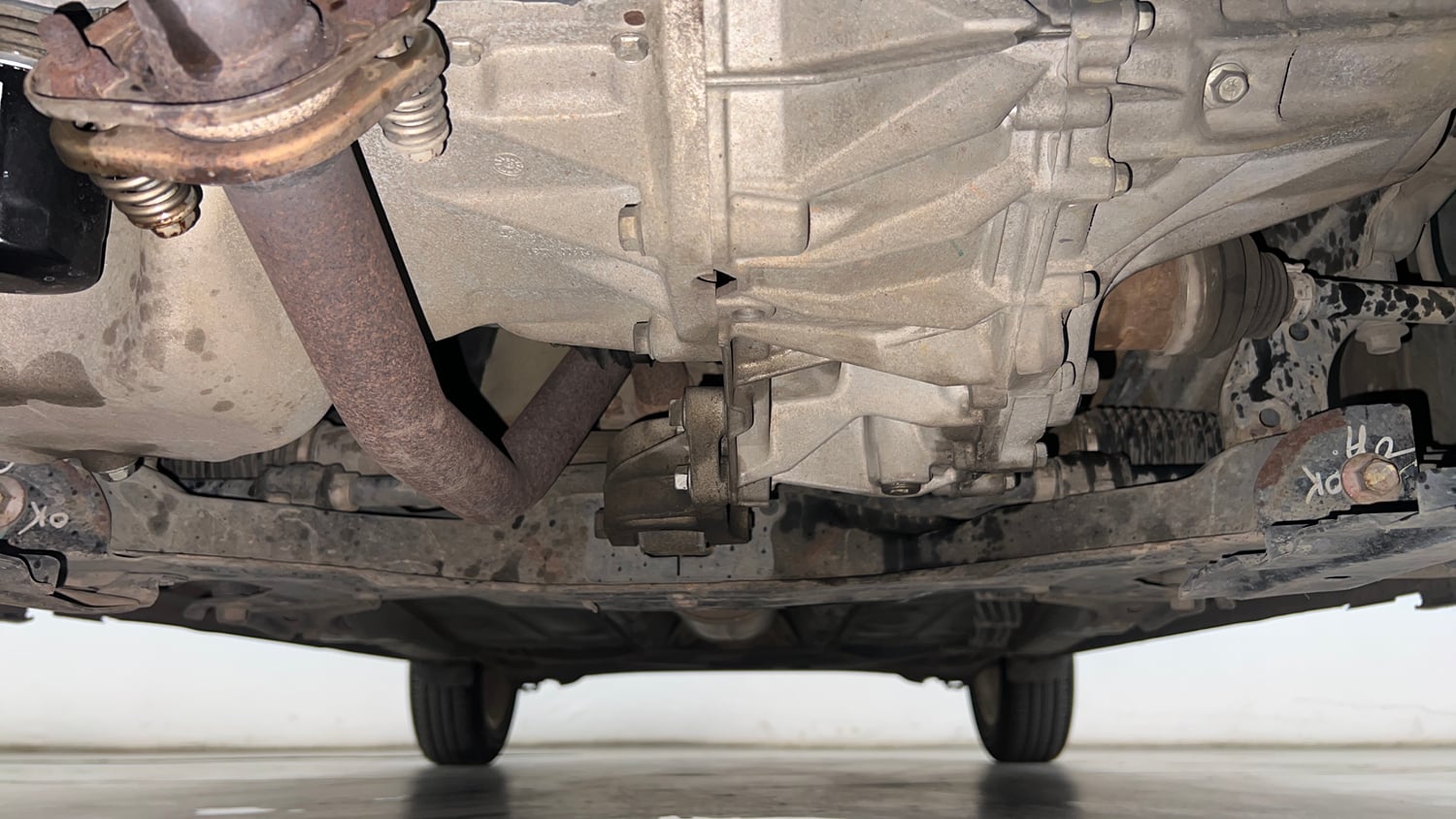 Used 2018 Maruti Suzuki Swift ZXi AMT Petrol Automatic extra FRONT LEFT UNDERBODY VIEW