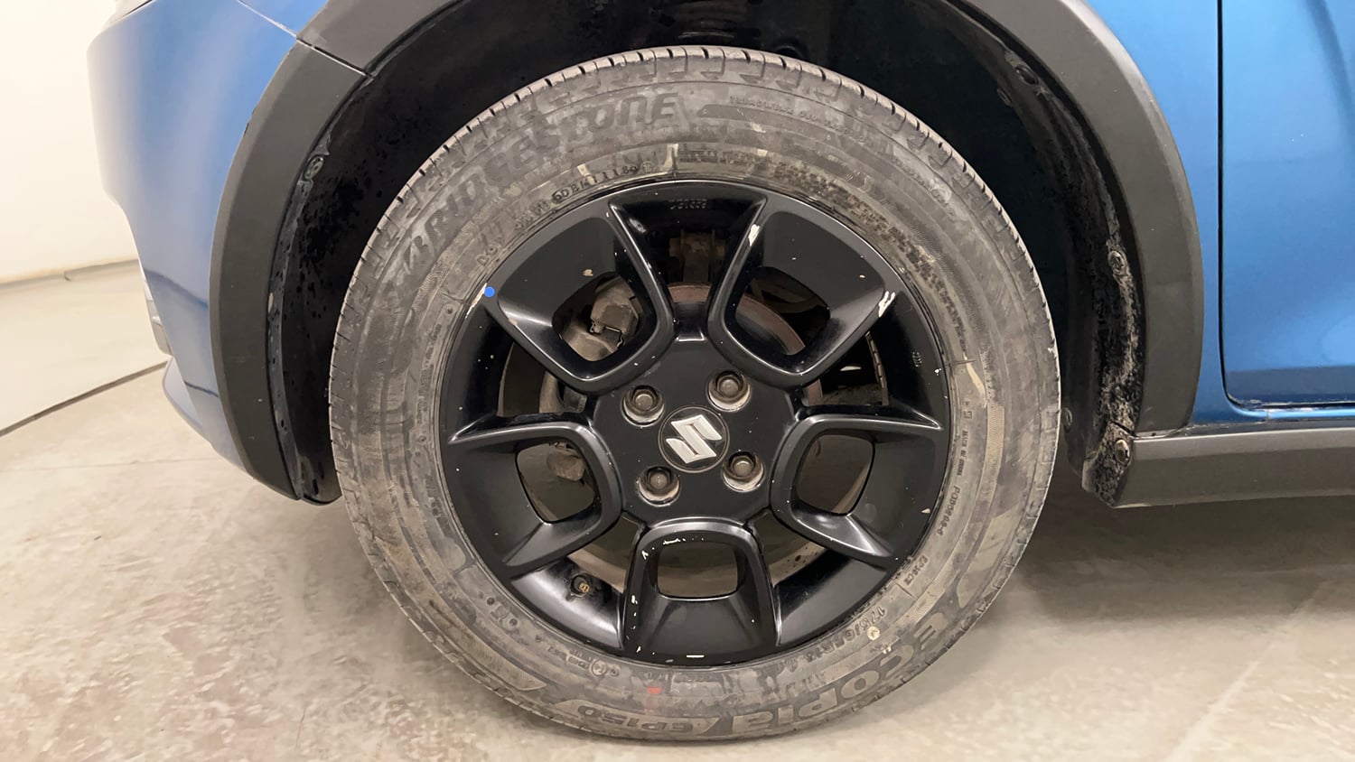 Used 2018 Maruti Suzuki Ignis Zeta 1.2 AMT Petrol Automatic tyres LEFT FRONT TYRE RIM VIEW