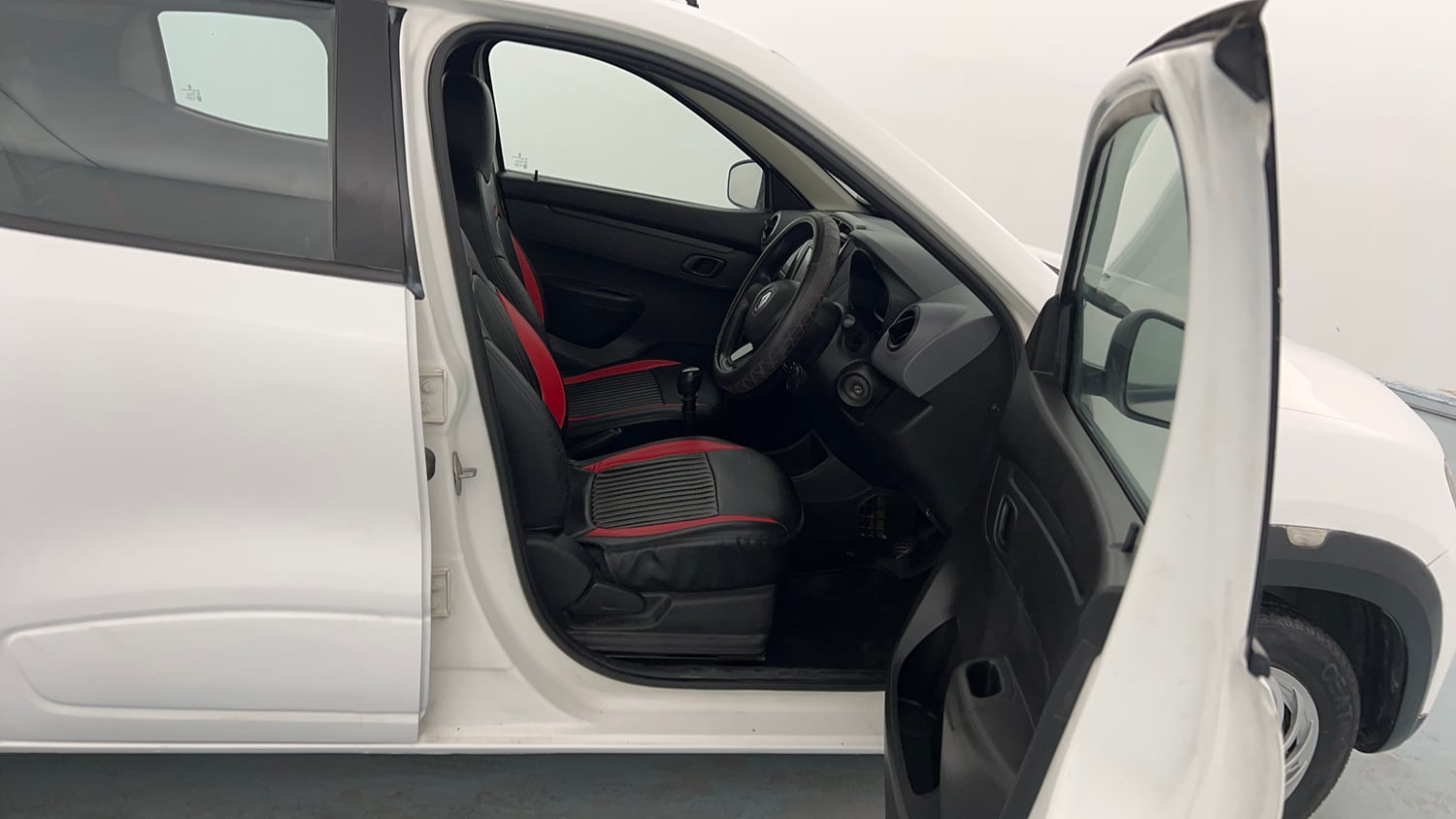 Used 2018 Renault Kwid RXT Petrol Manual interior RIGHT SIDE FRONT DOOR CABIN VIEW