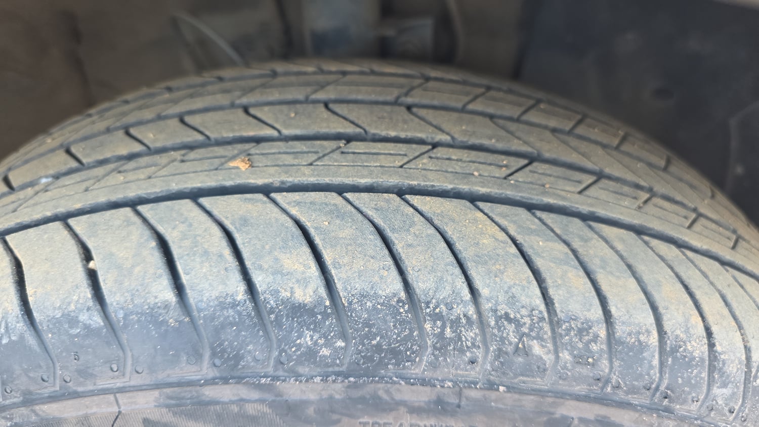 Used 2022 Hyundai Venue SX 1.2 Petrol Petrol Manual tyres RIGHT FRONT TYRE TREAD VIEW
