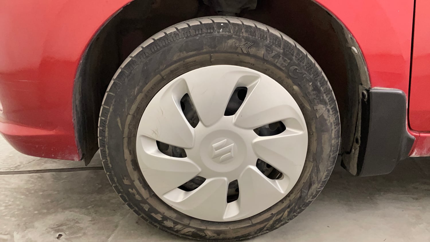 Used 2021 Maruti Suzuki Celerio VXi Petrol Manual tyres LEFT FRONT TYRE RIM VIEW