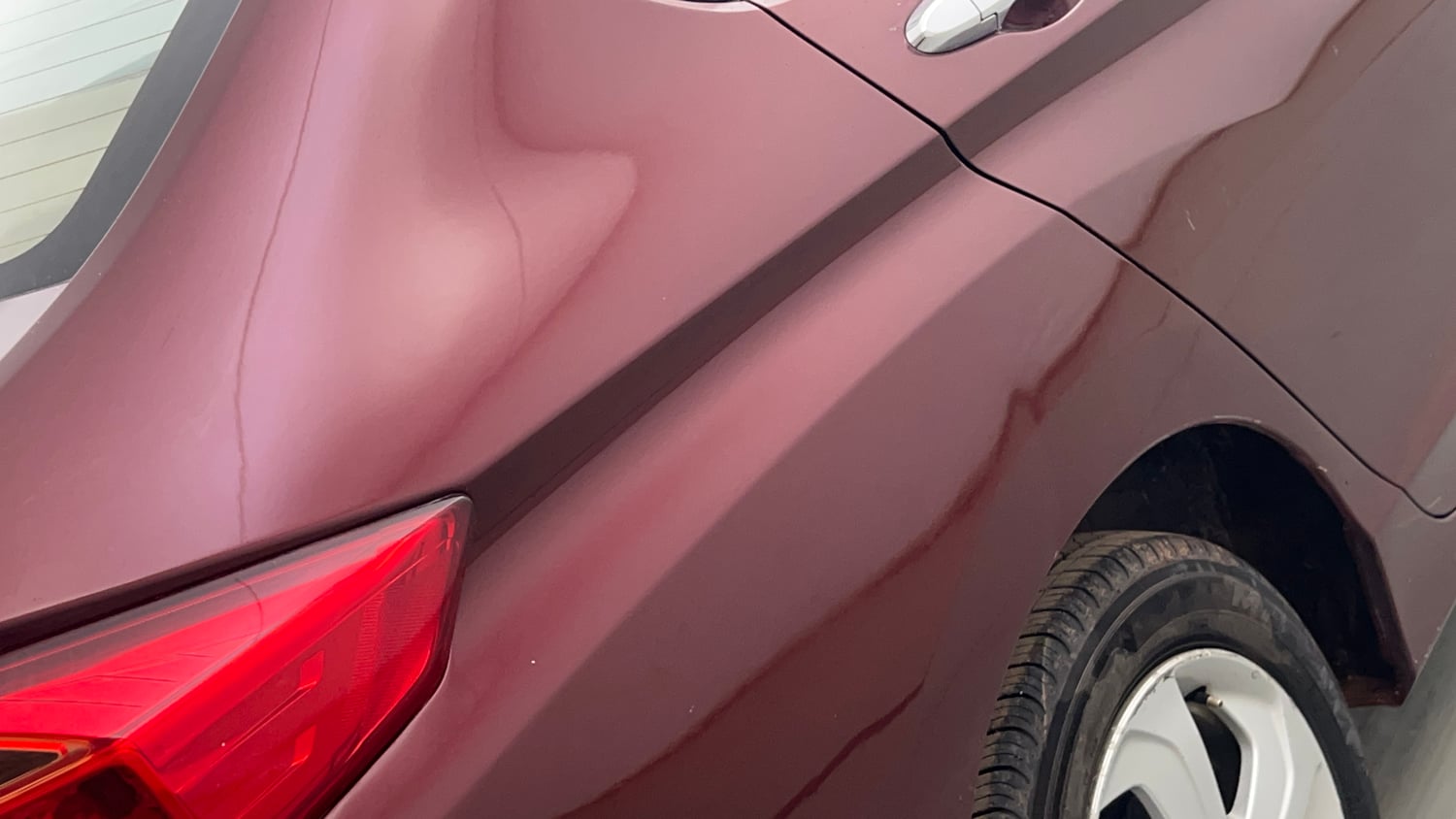 Used 2015 Honda City V Petrol Manual dents MINOR DENT