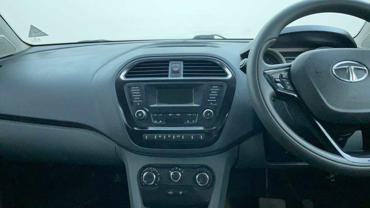 Used 2018 Tata Tigor Revotron XZA Petrol Automatic interior MUSIC SYSTEM & AC CONTROL VIEW