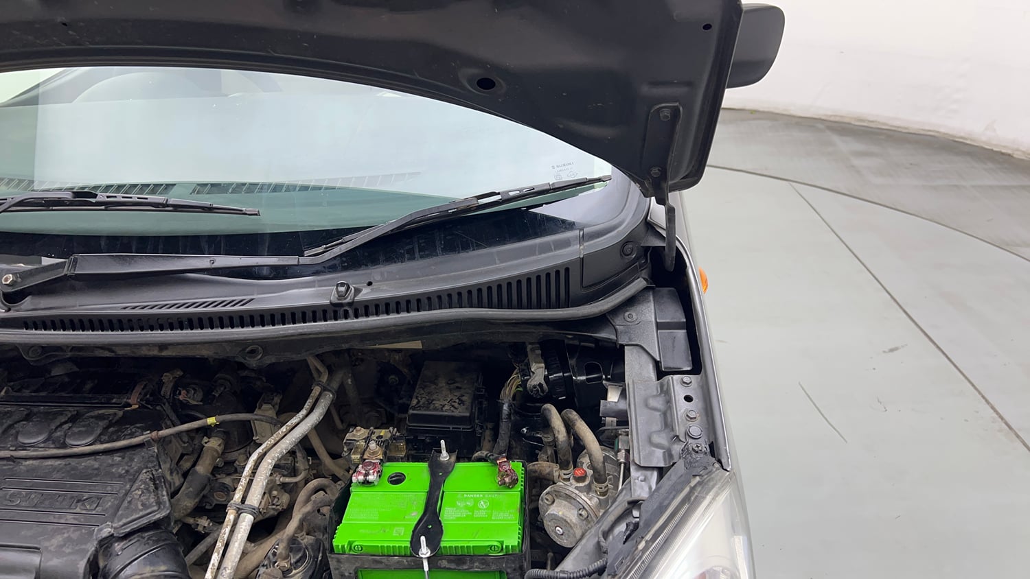 Used 2019 Maruti Suzuki Wagon R LXI CNG Cng Manual engine ENGINE LEFT SIDE HINGE & APRON VIEW