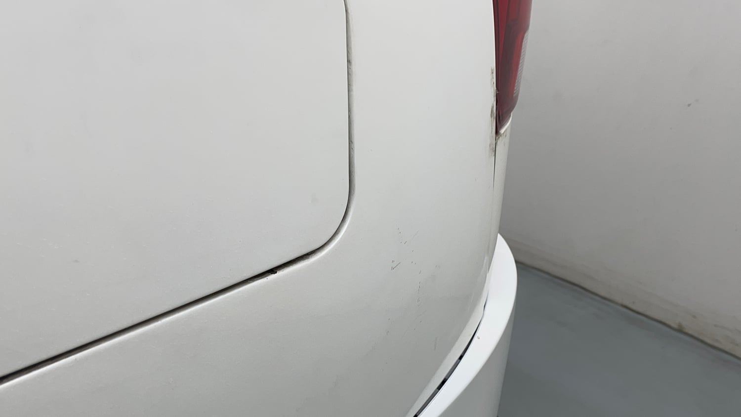 Used 2018 Mahindra XUV500 W7 Diesel Manual dents MINOR SCRATCH