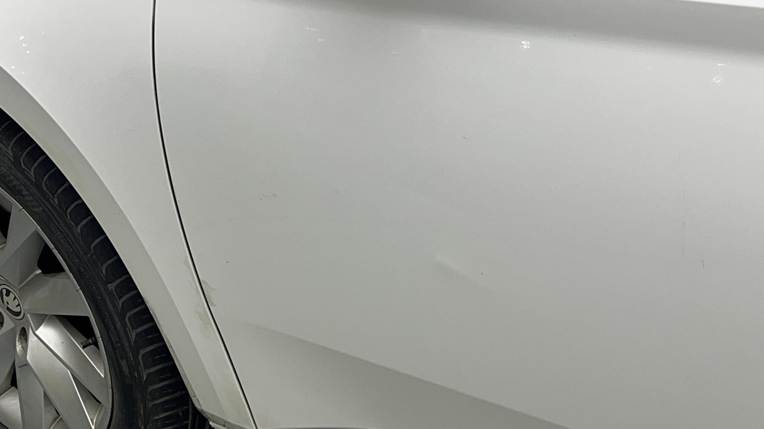 Used 2018 Skoda Superb L&K TSI AT Petrol Automatic dents MINOR SCRATCH