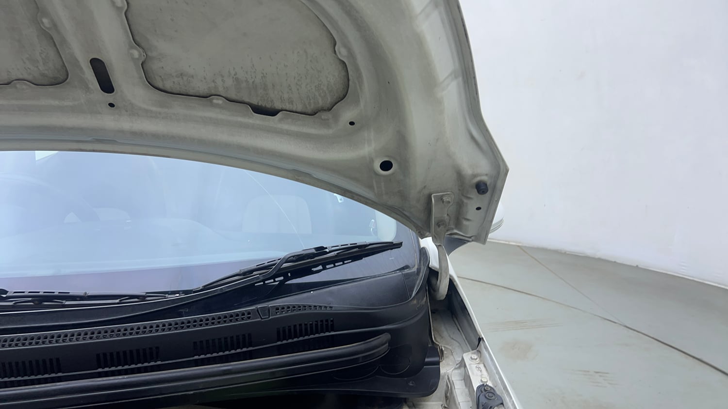 Used 2016 Hyundai Grand i10 Asta AT 1.2 Kappa VTVT Petrol Automatic engine ENGINE LEFT SIDE HINGE & APRON VIEW