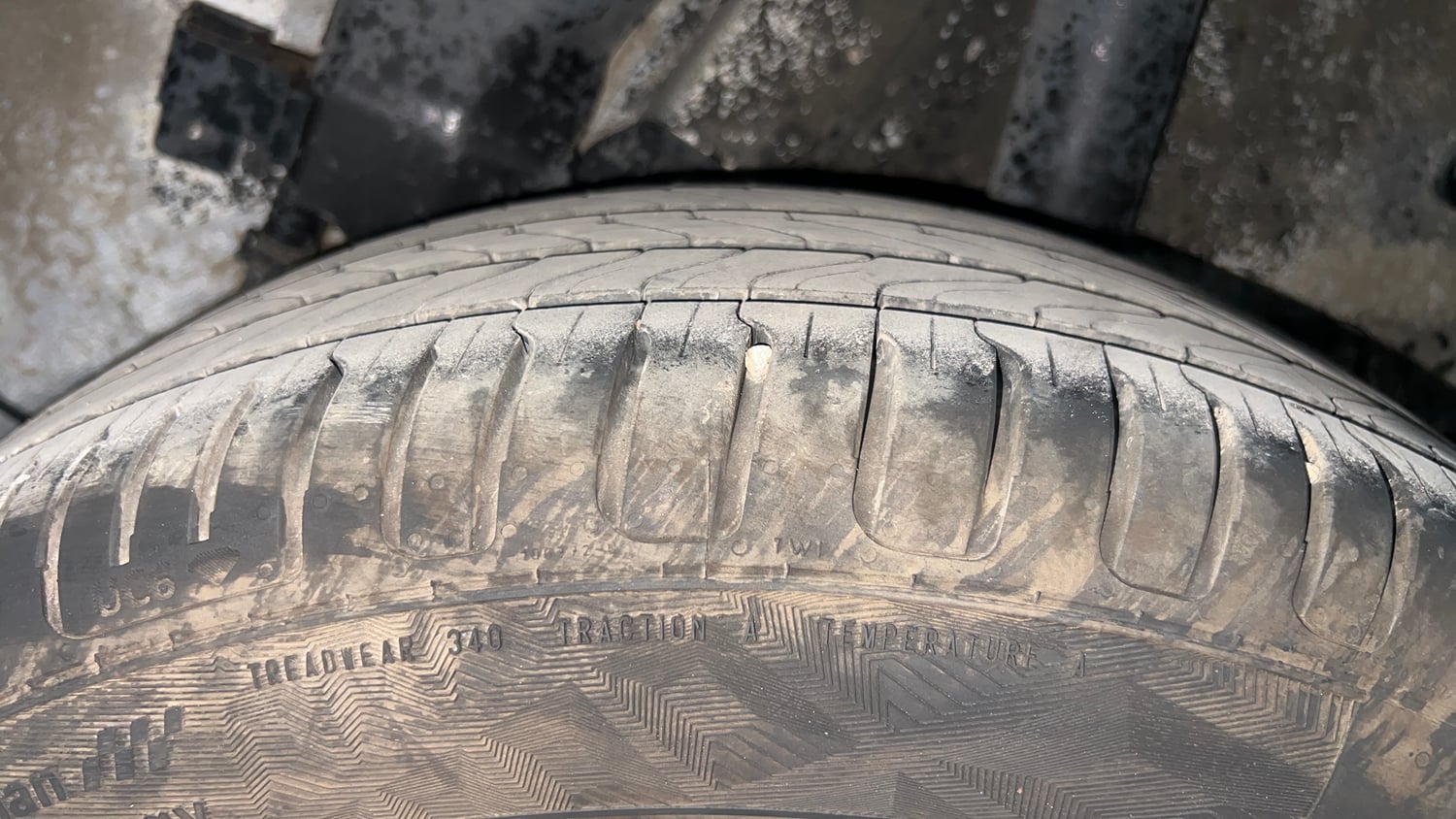 Used 2019 Hyundai Venue SX Plus 1.0 Turbo DCT Petrol Automatic tyres LEFT REAR TYRE TREAD VIEW